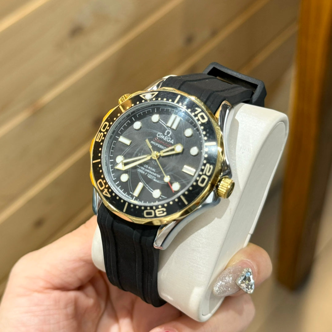 Omega Seamaster Diver 300M James Bond 007 42mm Rubber Strap 229873