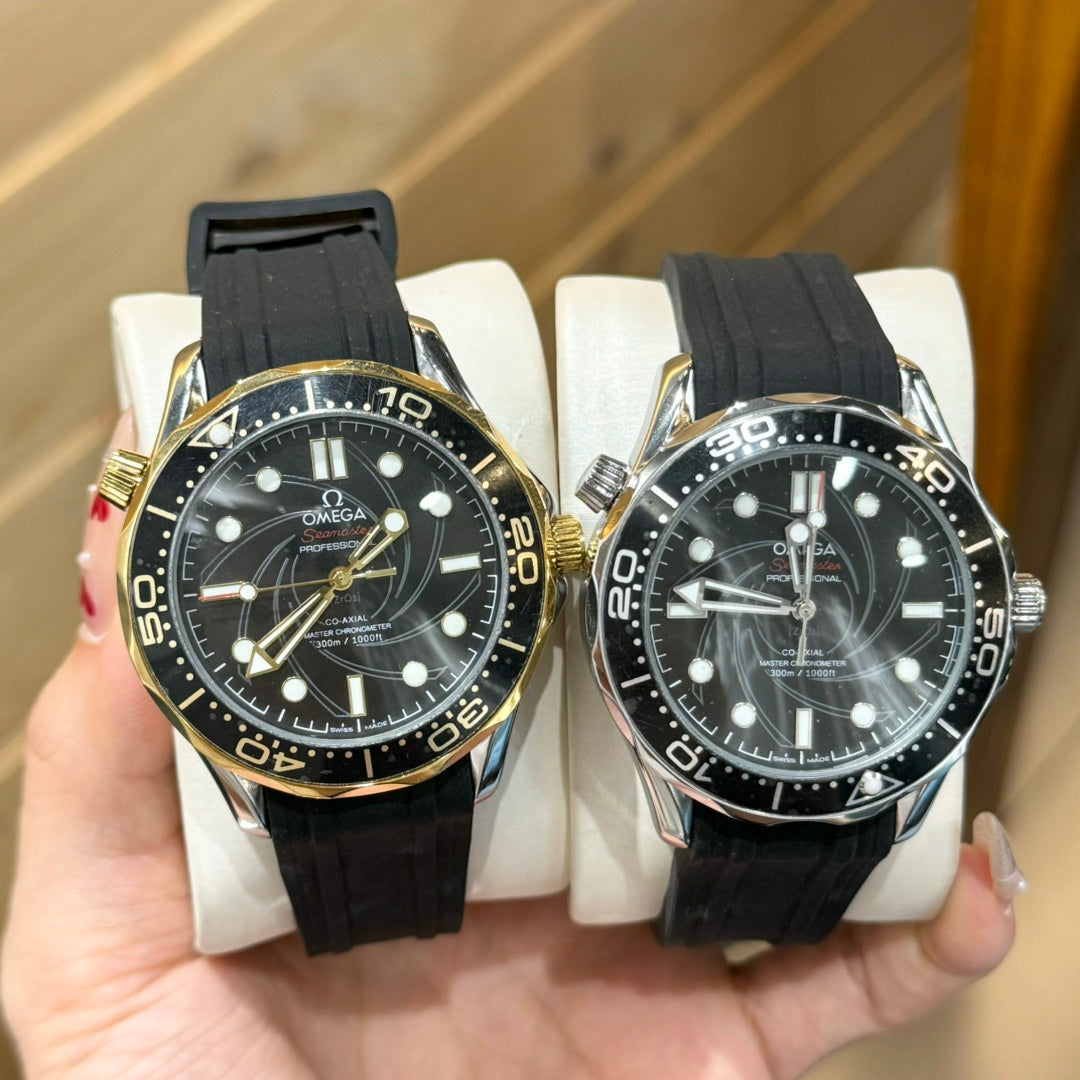 Omega Seamaster Diver 300M James Bond 007 42mm Rubber Strap 229873