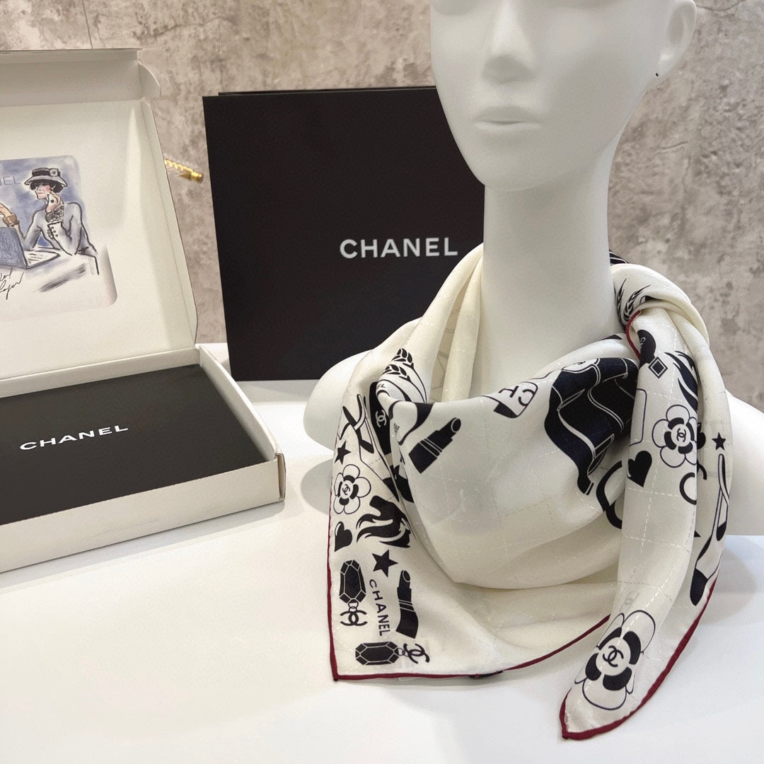 CC Square Scarf 90 CM In White Mix Black Silk 288716