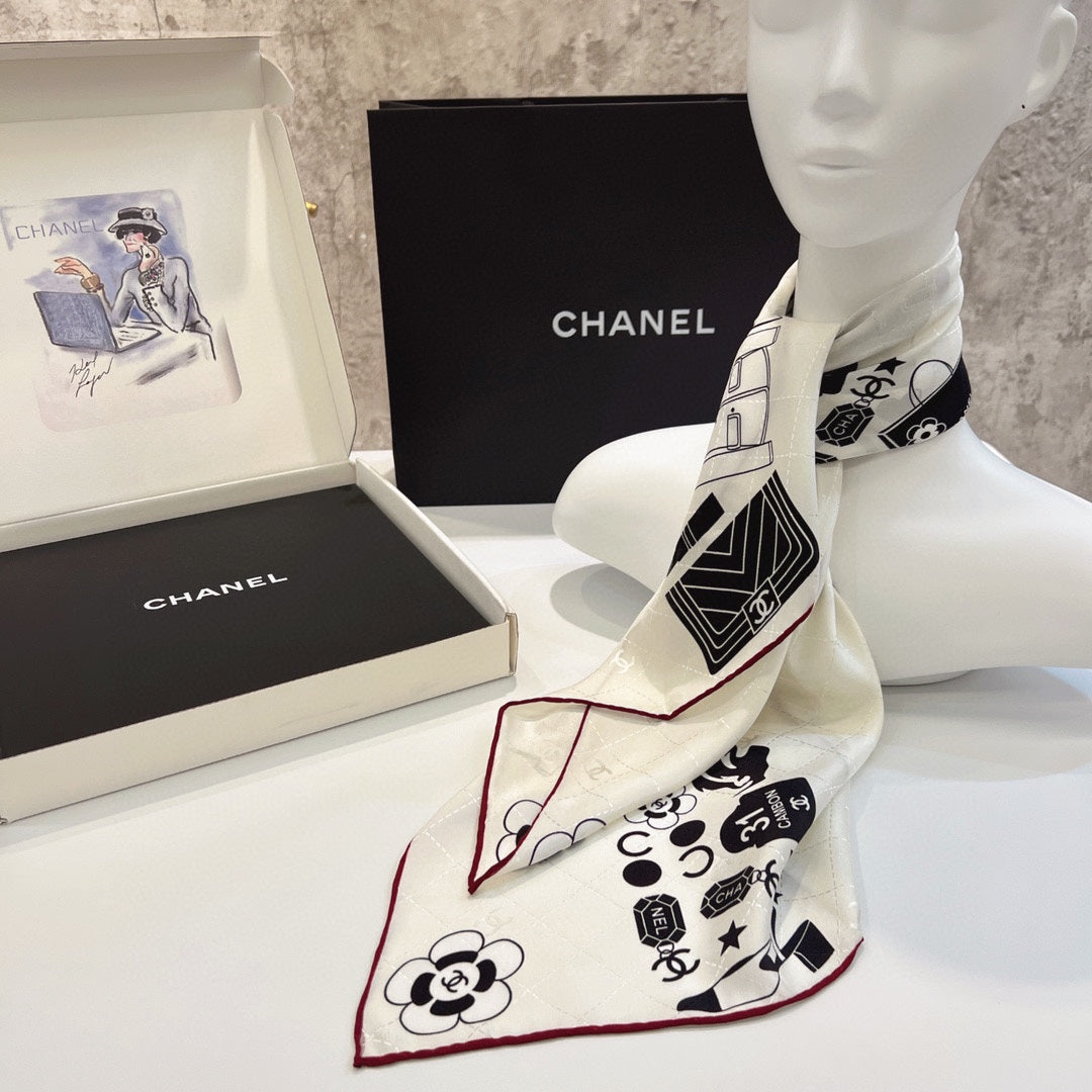 CC Square Scarf 90 CM In White Mix Black Silk 288716