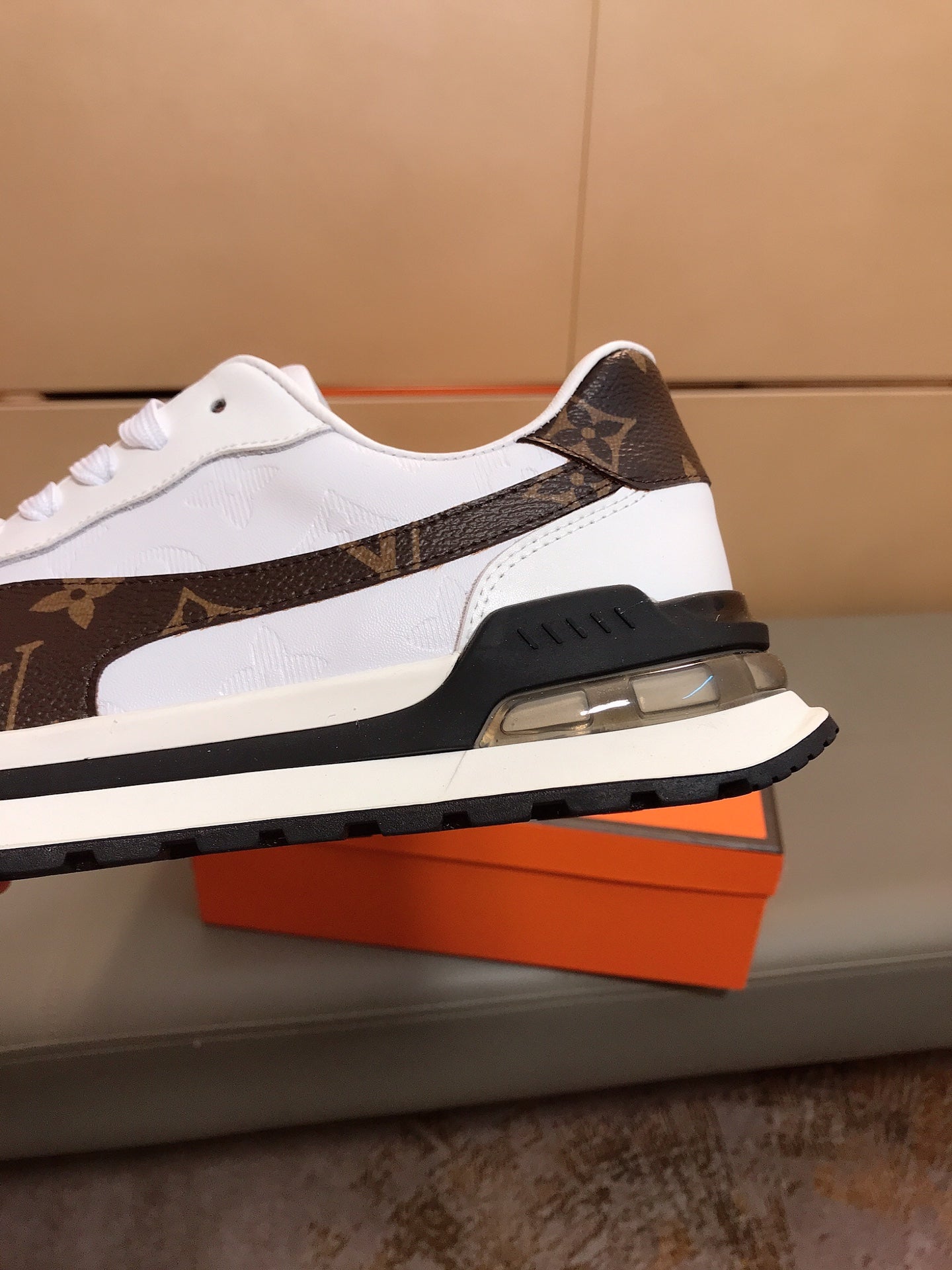 LV SNEAKERS IN GREY MIX BROWN CALFSKIN AND BRANDED PRINTED FABRIC