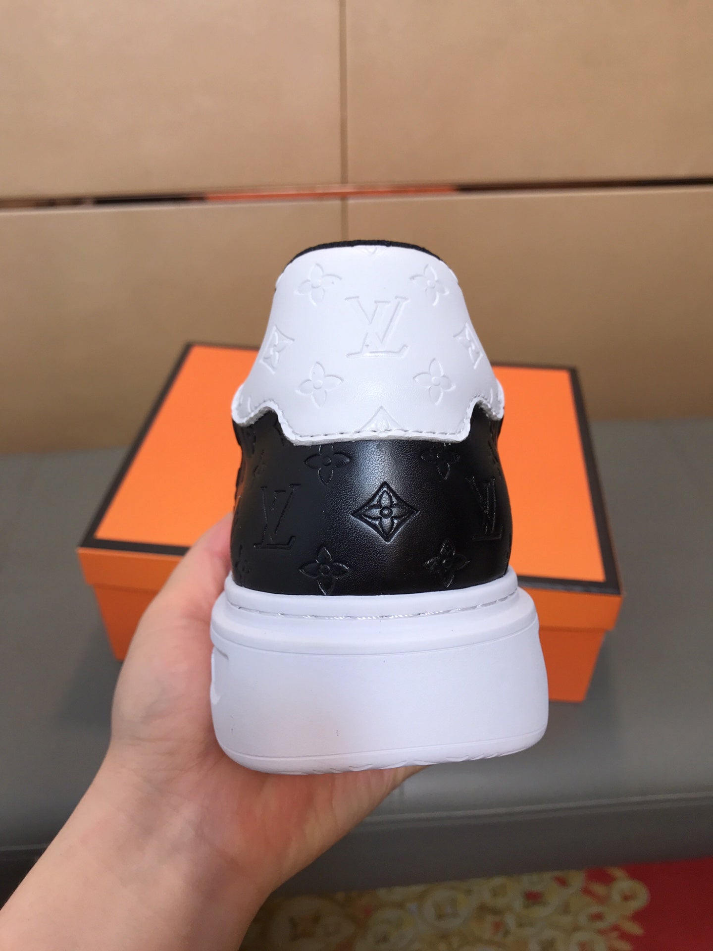LV TRAINER SHOES IN BLACK MIX WHITE CALFSKIN