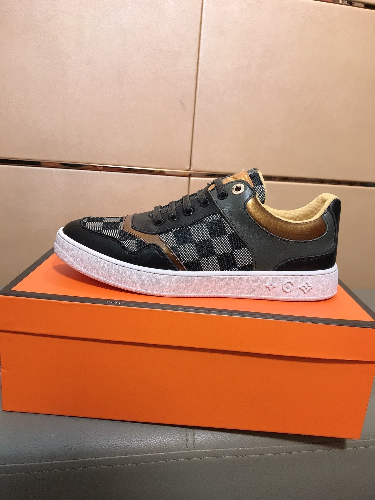 LV TRAINER BLACK CALFSKIN AND DAMIER CANVAS