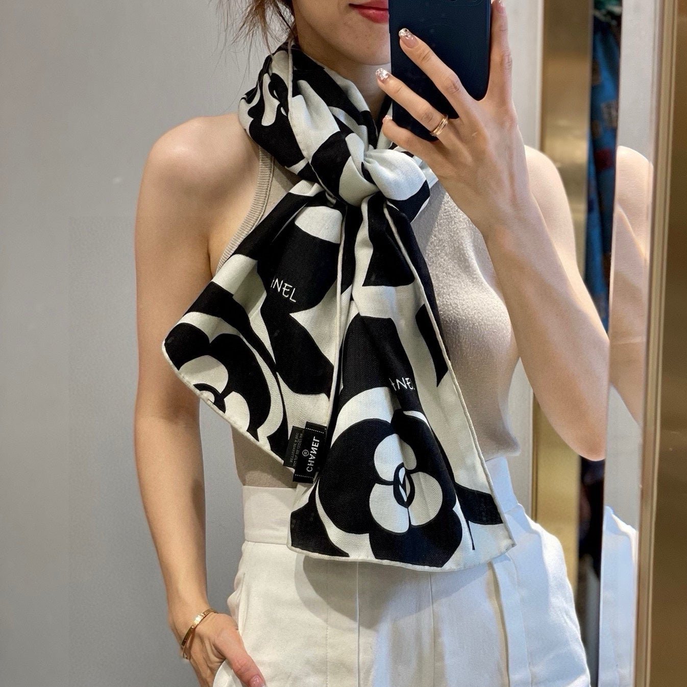 CC Scarf 190 CM In Black And White Floral Print Cashmere Silk 208542