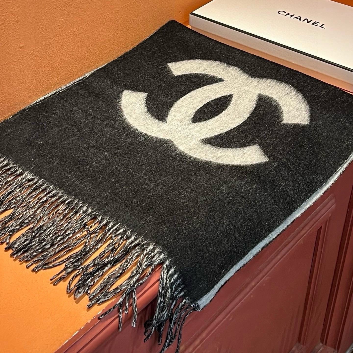 CC Scarf 200 CM In Black Mix Grey Cashmere 304302
