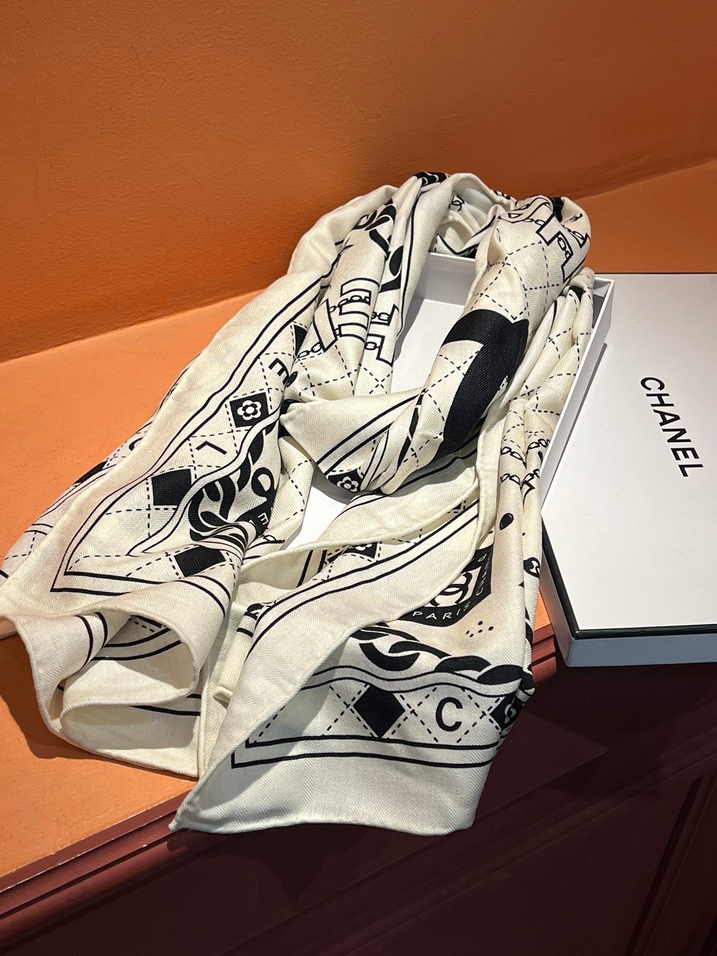 CC Scarf 185 CM White Black Cashmere Silk 418401