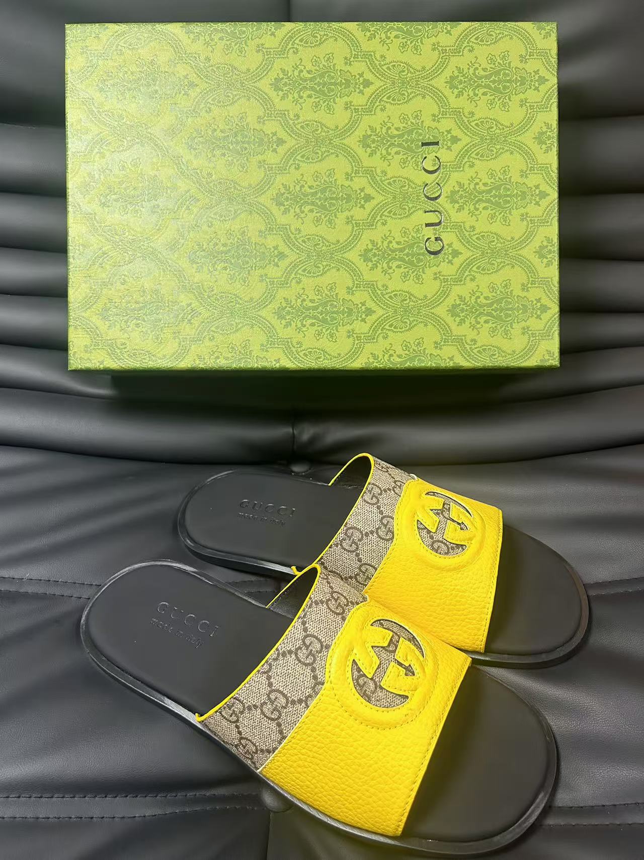 GG Men's 25 Slide Yellow Brown Calfskin 540252