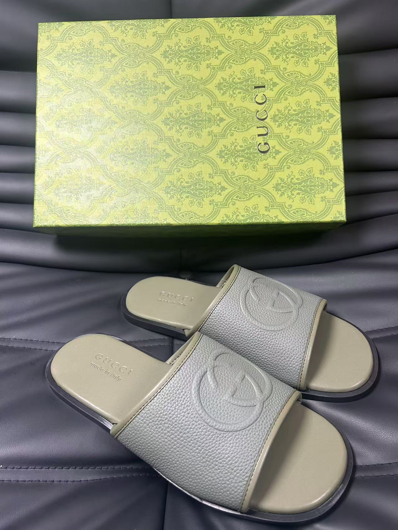 GG Men's 25 Monogram Slide Grey Calfskin 540248