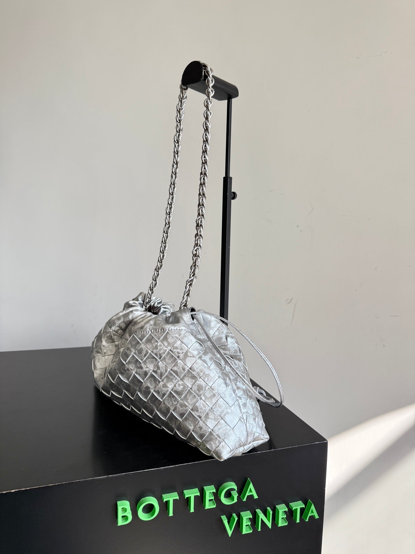 Bottega Veneta 2026 Dustbag 33cm Silver Intrecciato Lamina Satin Leather