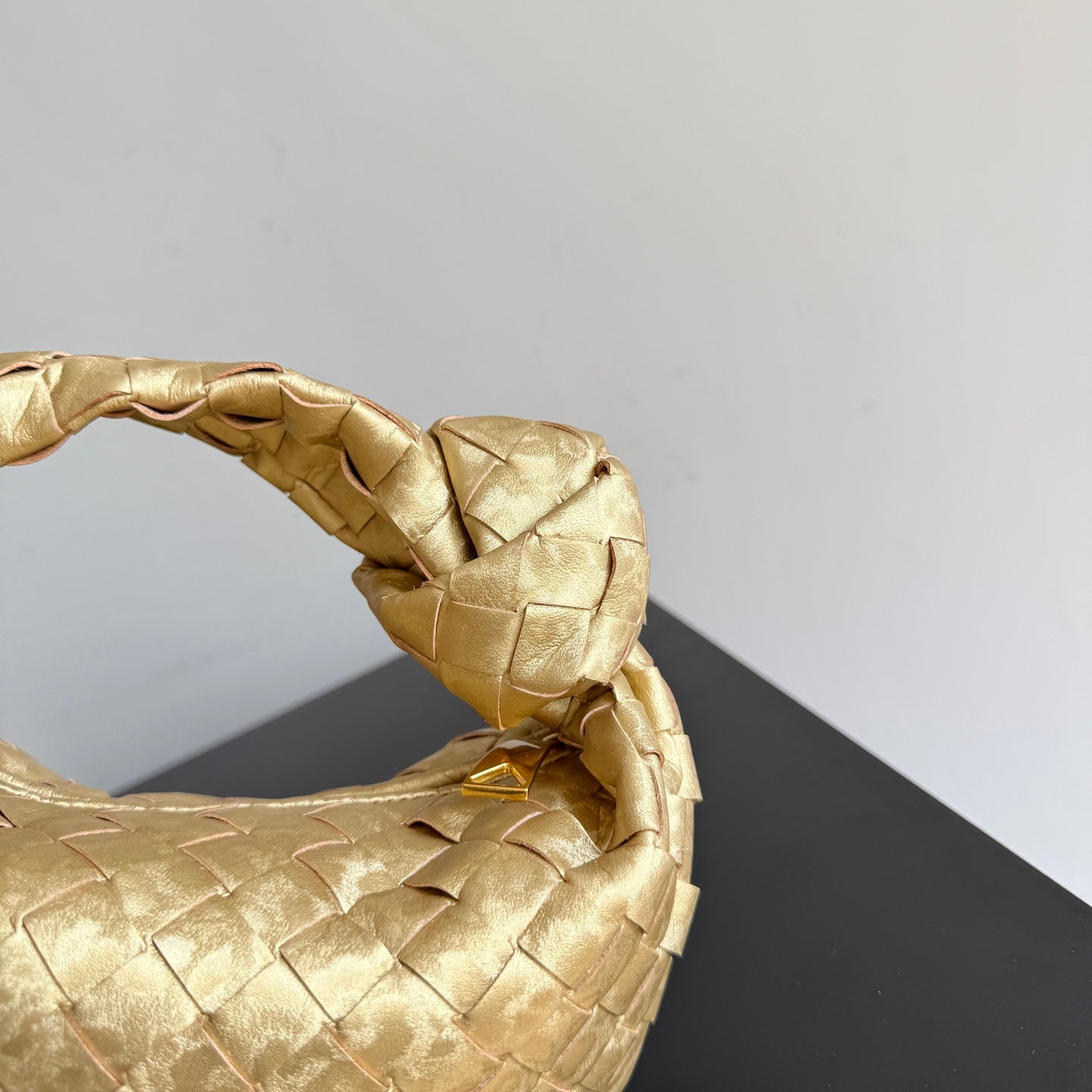 Bottega Veneta 2026 Jodie Bag 23cm Gold Lambskin 137032