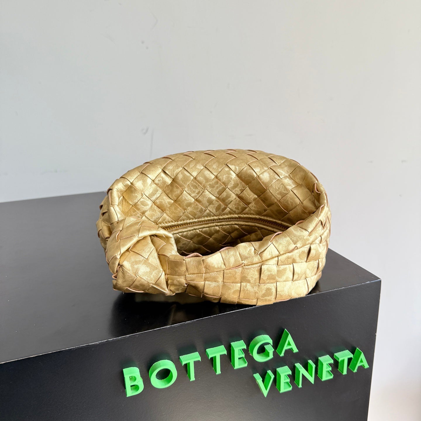 Bottega Veneta 2026 Jodie Bag 23cm Gold Lambskin 137032