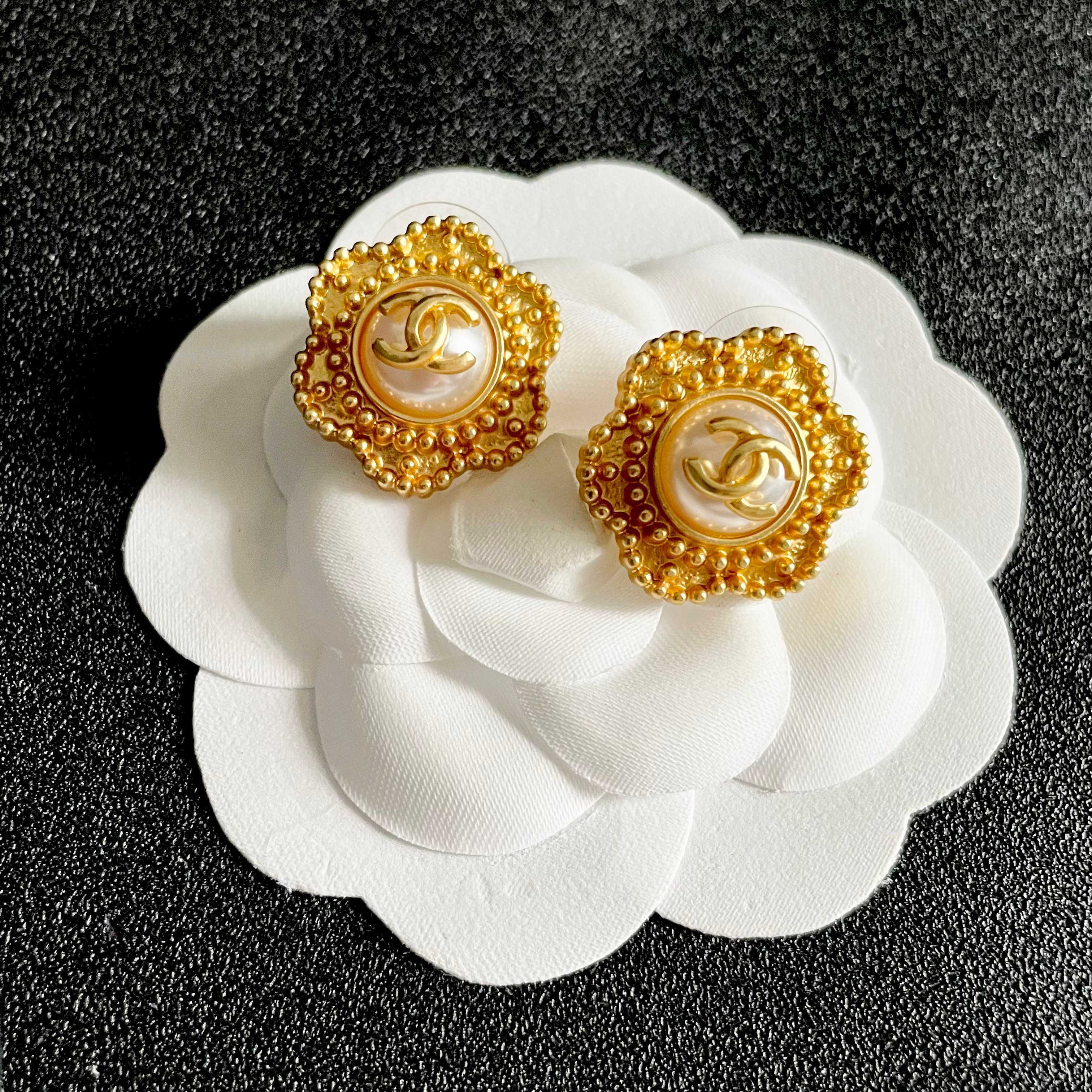 CC Flower Double C Mop Gold Earrings