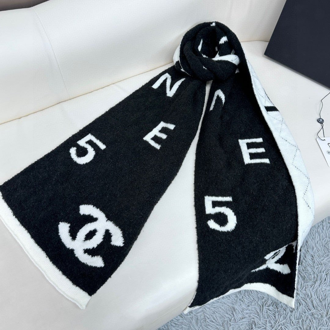 CC Scarf 180 CM In Black Mix White Cashmere And Wool Mix Silk 407255