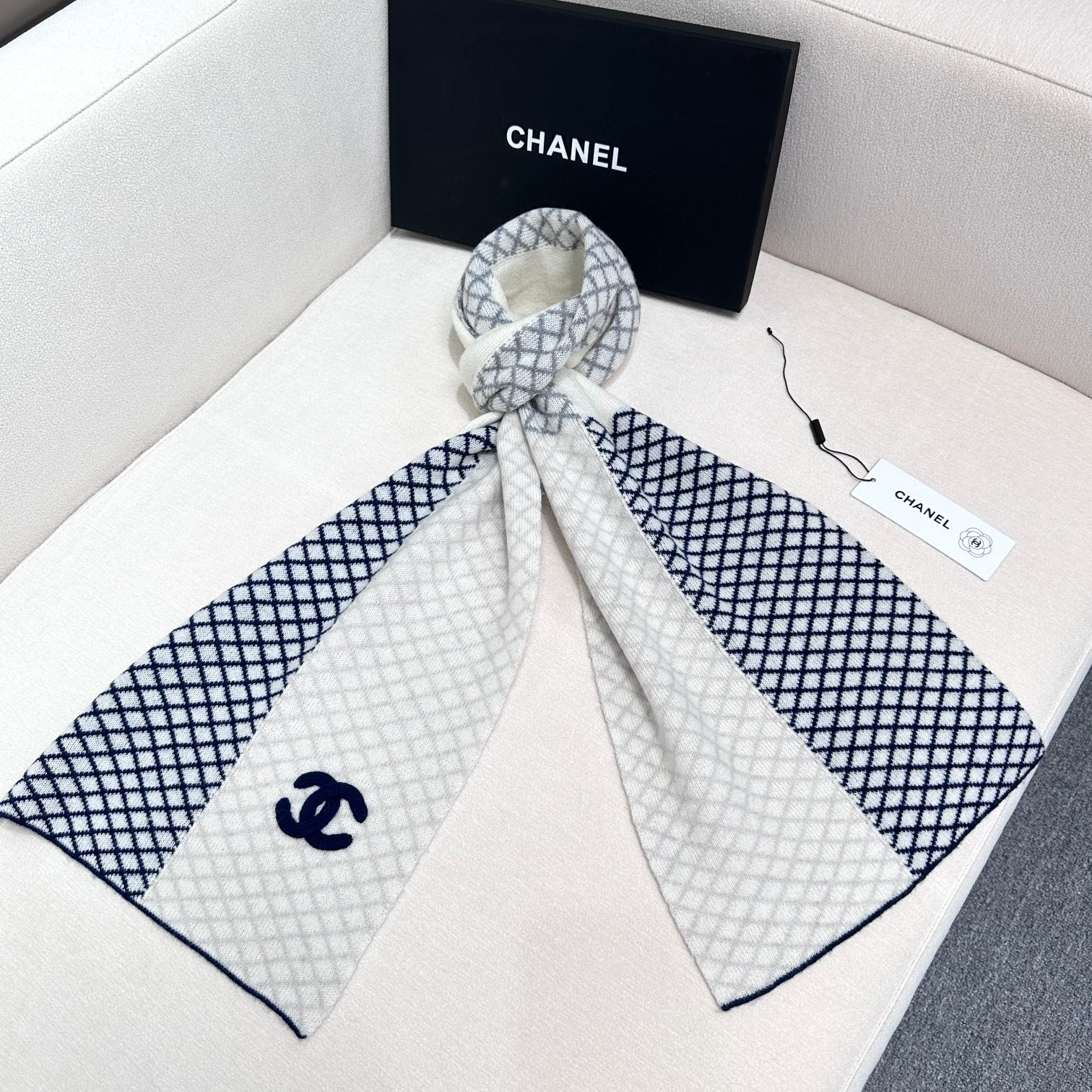 CC Scarf 190 CM In White Mix Black Cashmere  408543