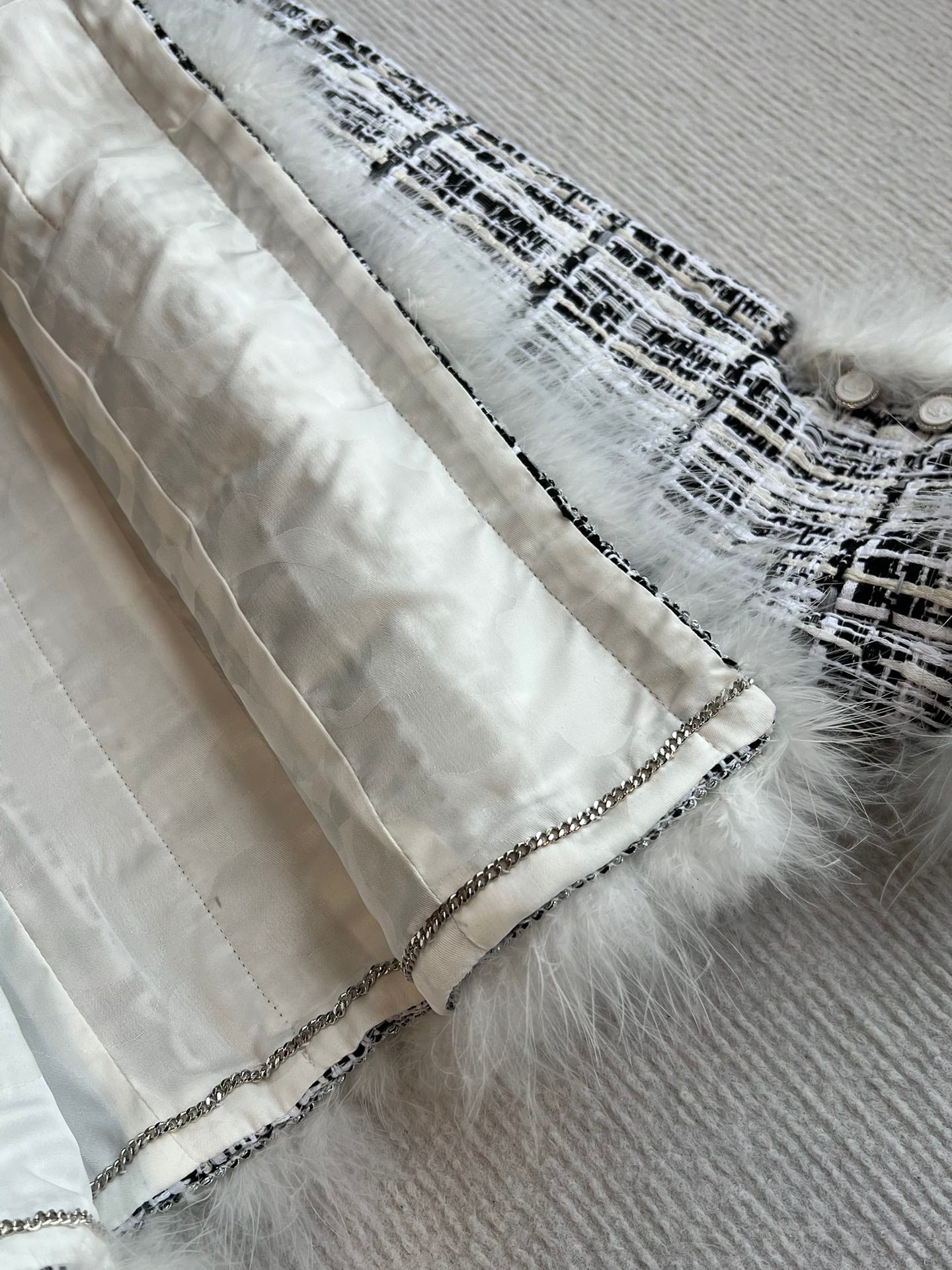 CC 25 Set Black And White Striped Synthetic Fabric  244330