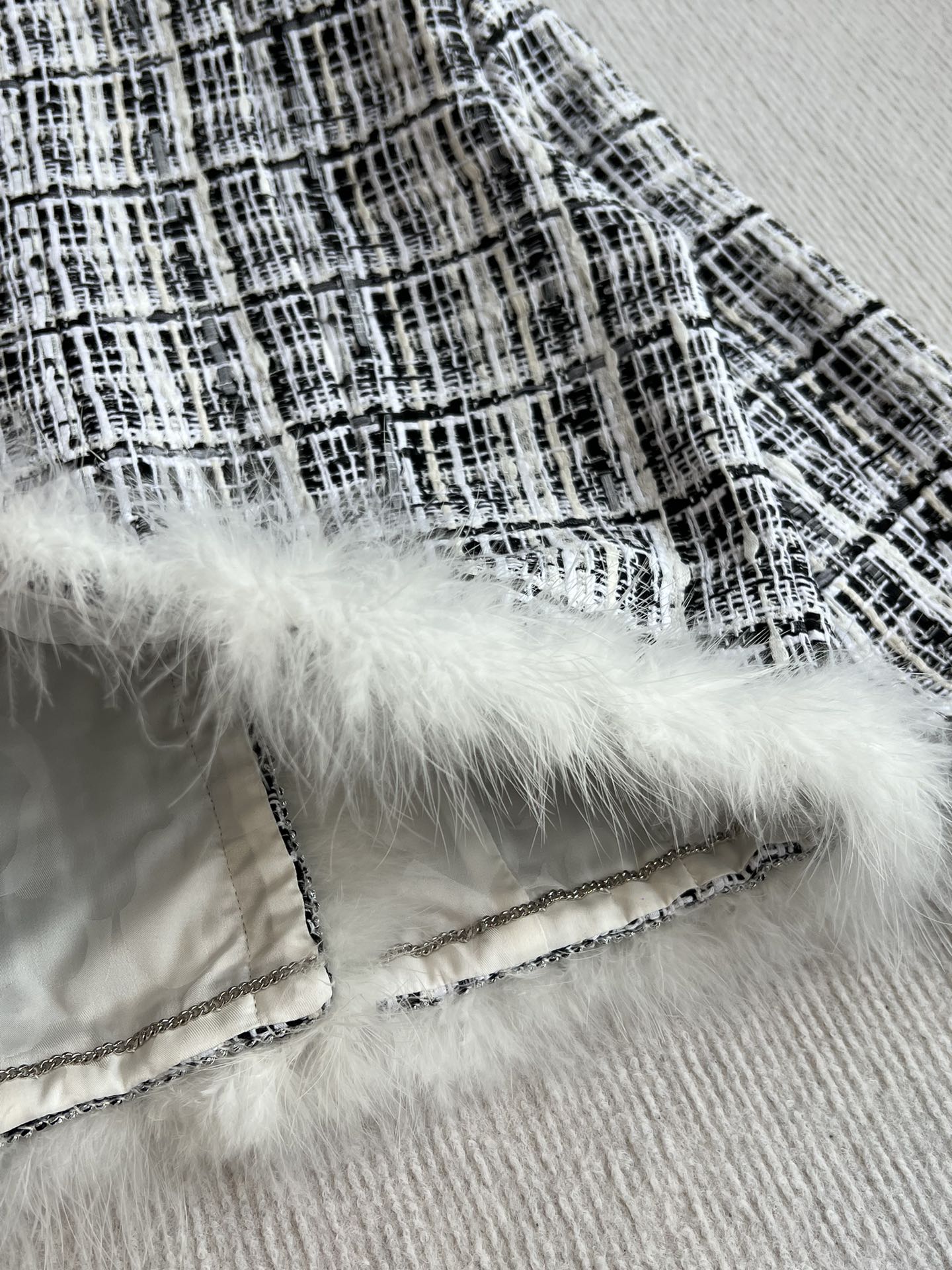 CC 25 Set Black And White Striped Synthetic Fabric  244330