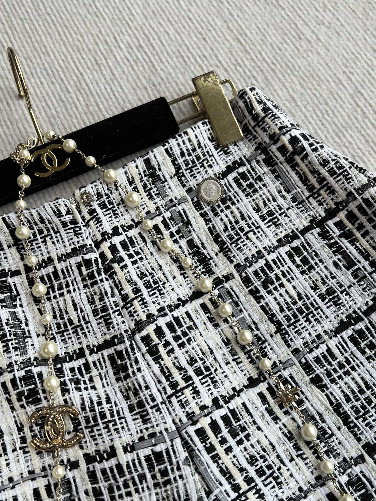 CC 25 Set Black And White Striped Synthetic Fabric  244330