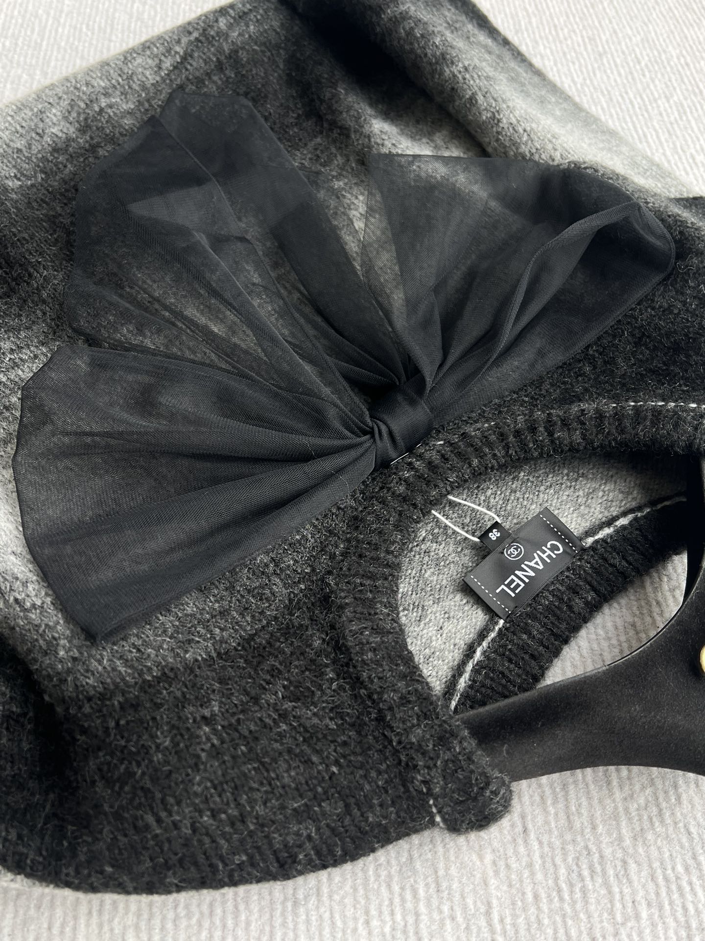 Chanel 25 Bow Round Neck Sweater Black Gray Cashmere 316413