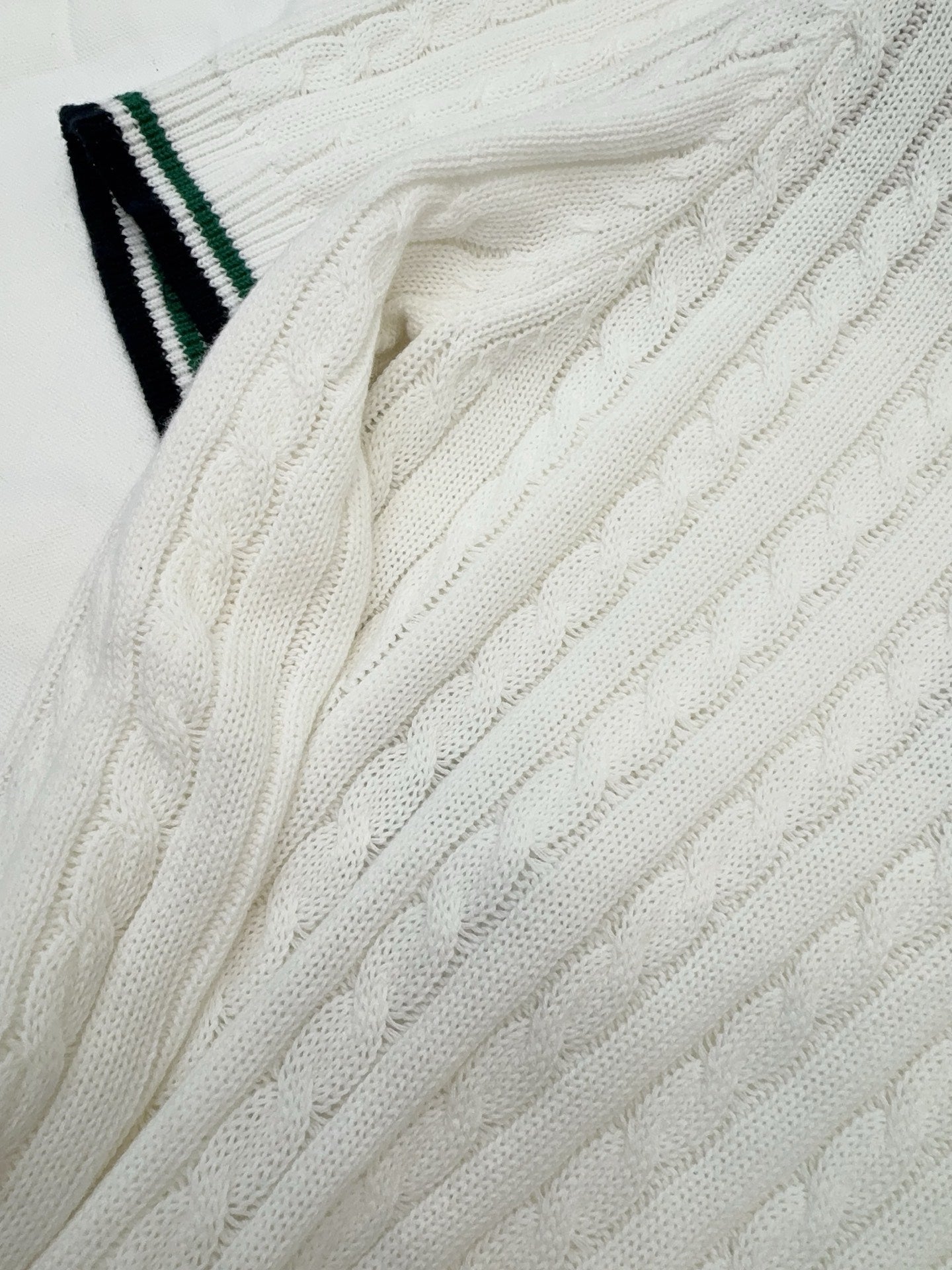 CD 25 V-neck Shirt White Silk Cotton