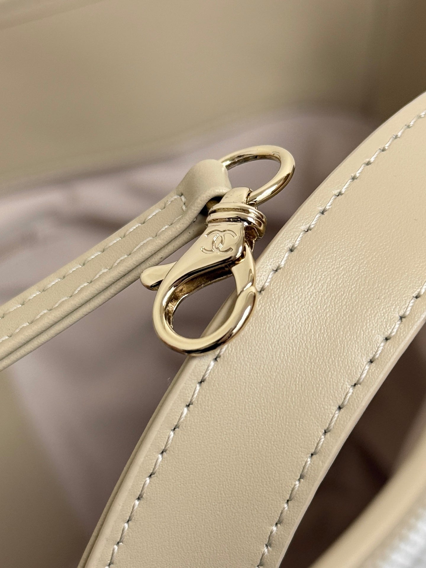 Chanel 26 Woven Beach Bag 46 White Light Beige Canvas Leather