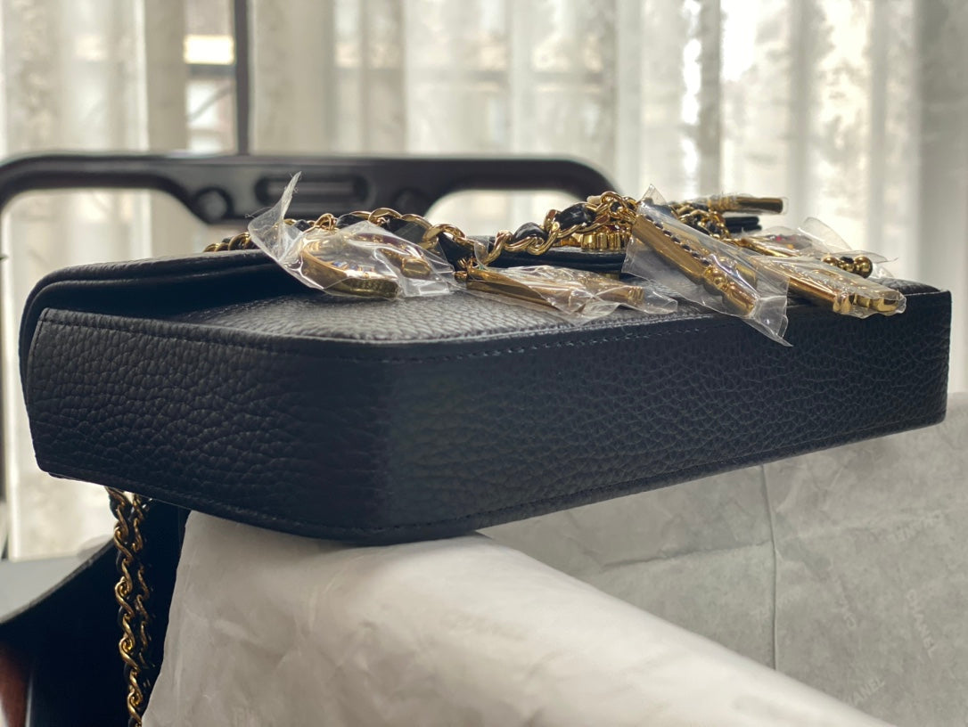 Chane 2026 Gemstone-encrusted Double-C Bag 22cm Calfskin