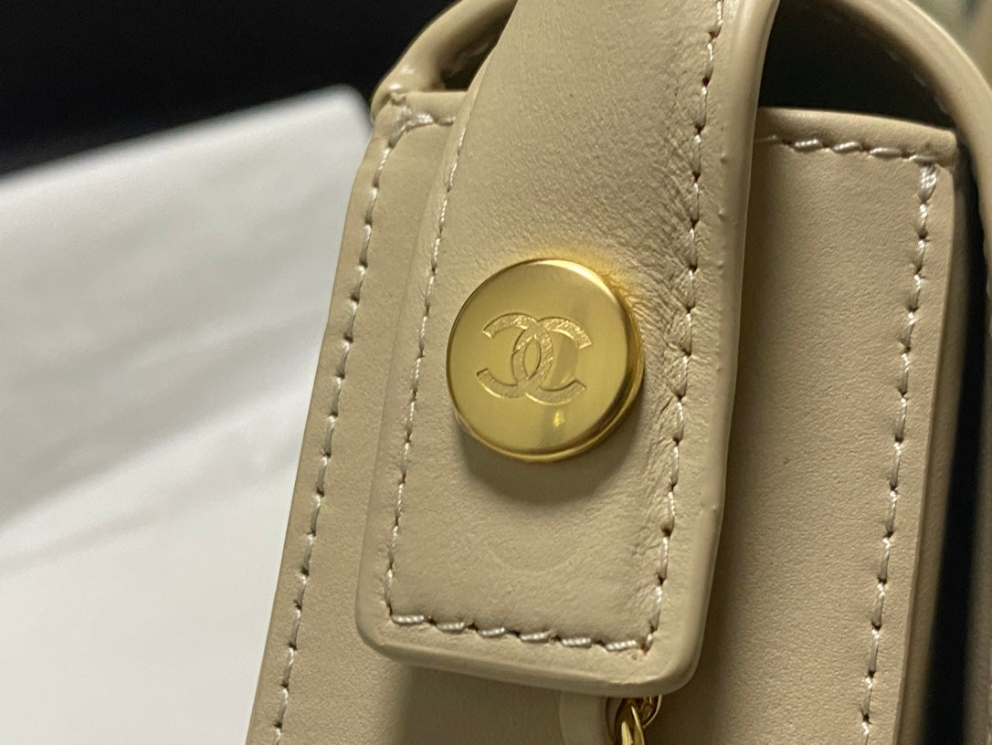 Chanel 2026 Flap Bag 17cm Lambskin Gold Hardware