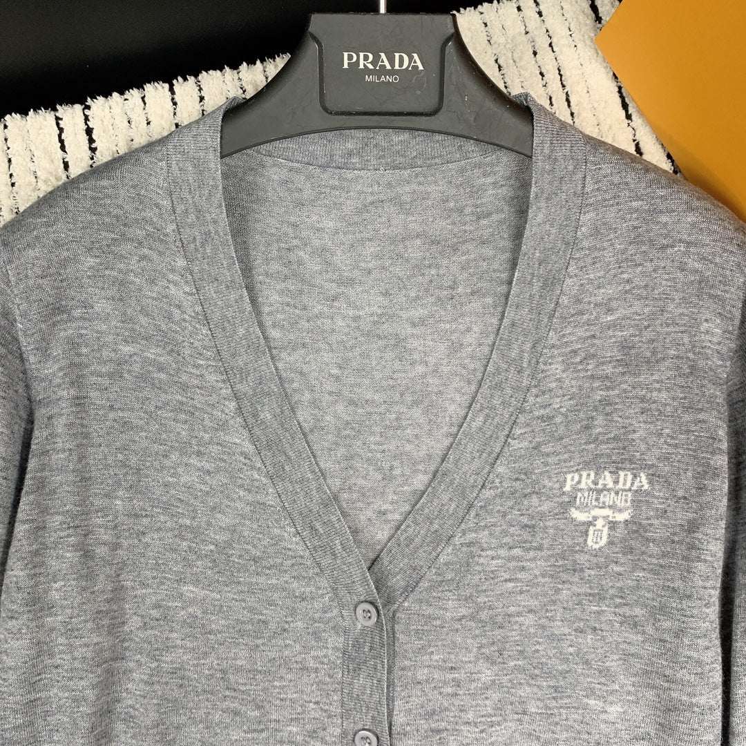 Prada 25 Cardigan Wool 281638