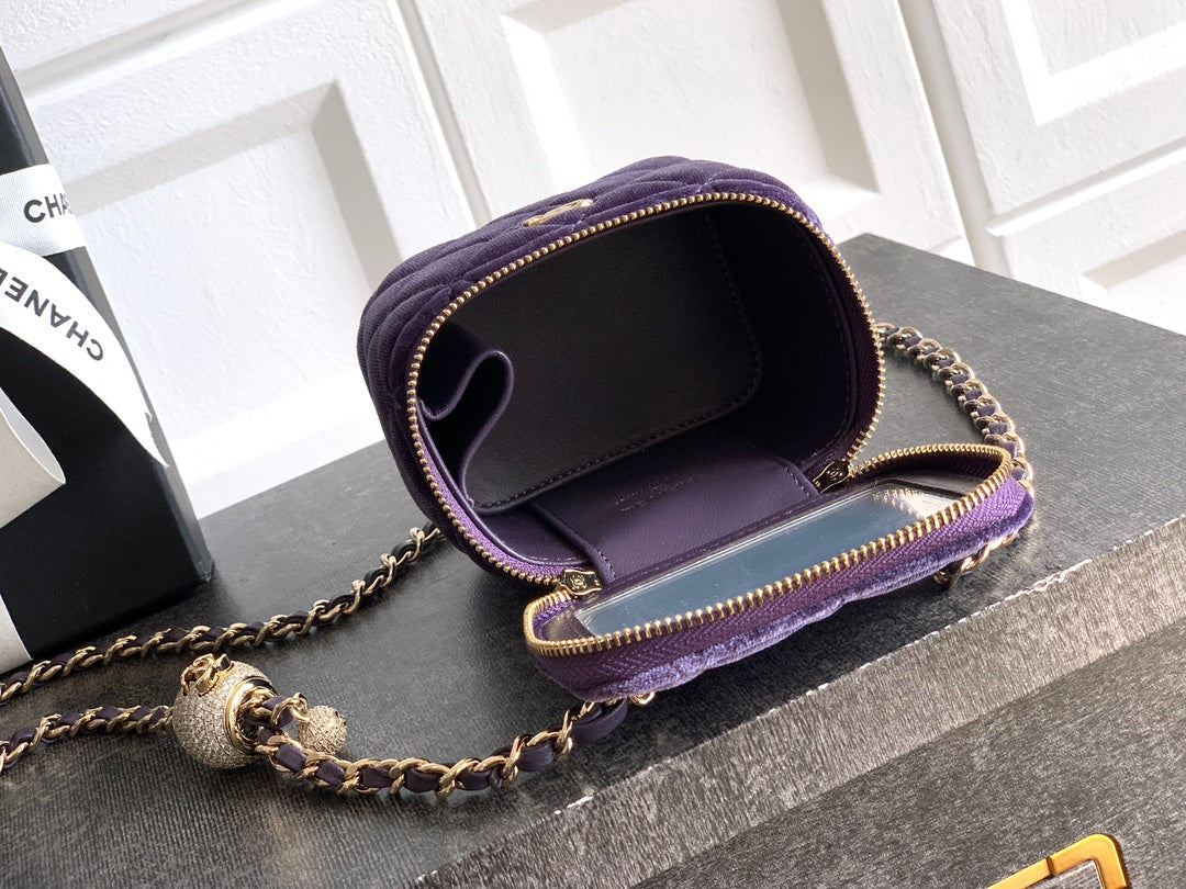 Chane 2026 Vanity Case 11cm Velvet