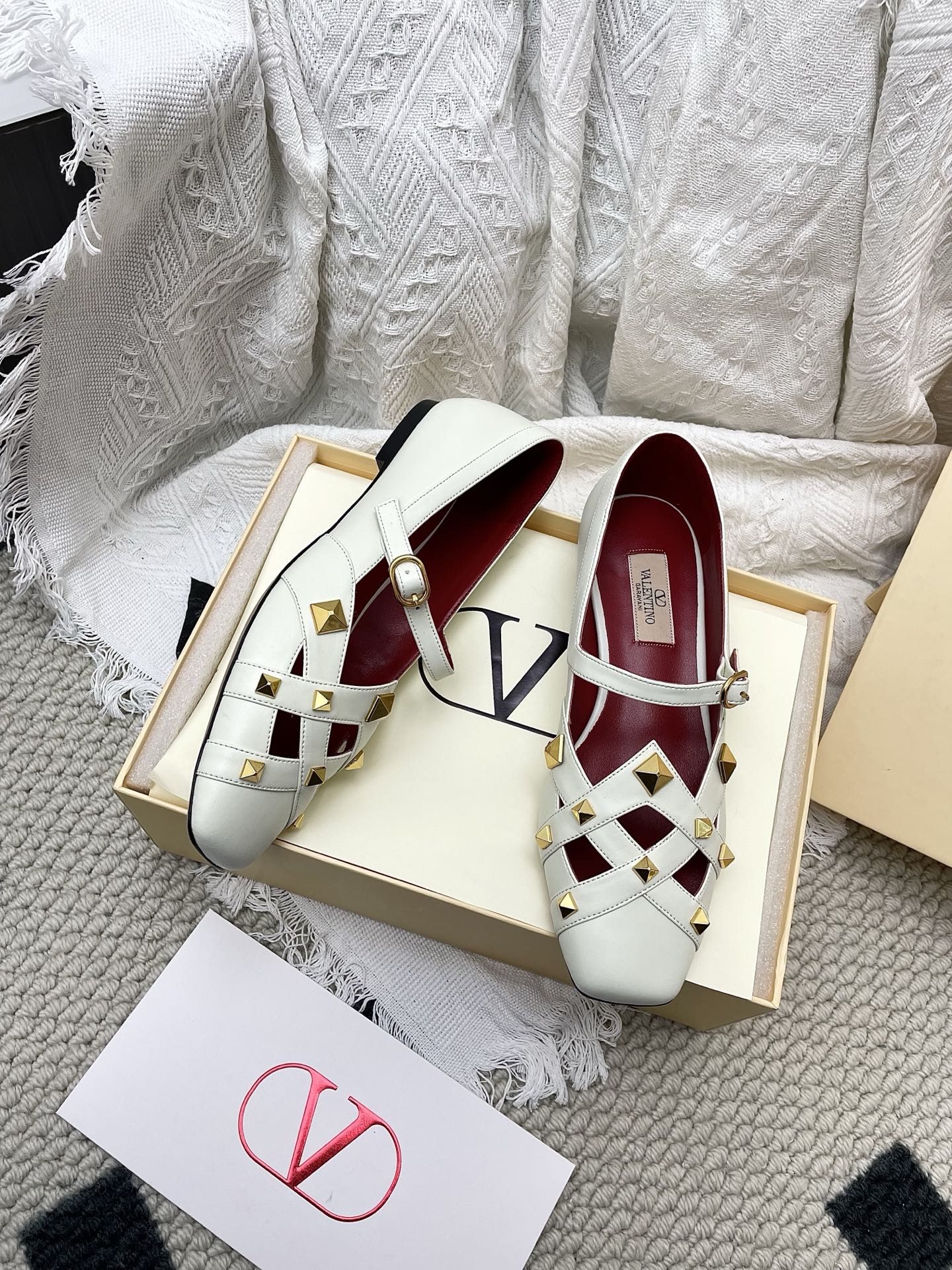 VT 26s Mary Jane Ballet Flats White Burgundy Lambskin 611367