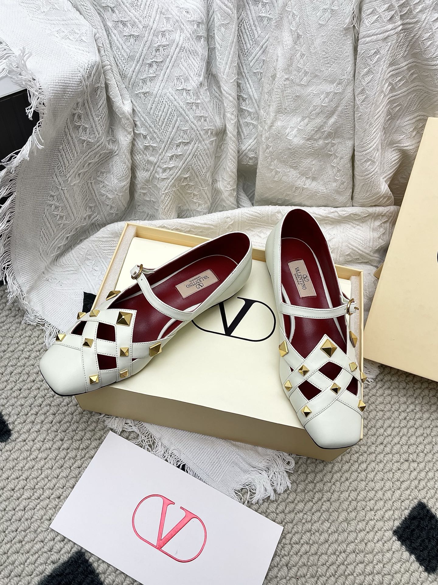 VT 26s Mary Jane Ballet Flats White Burgundy Lambskin 611367