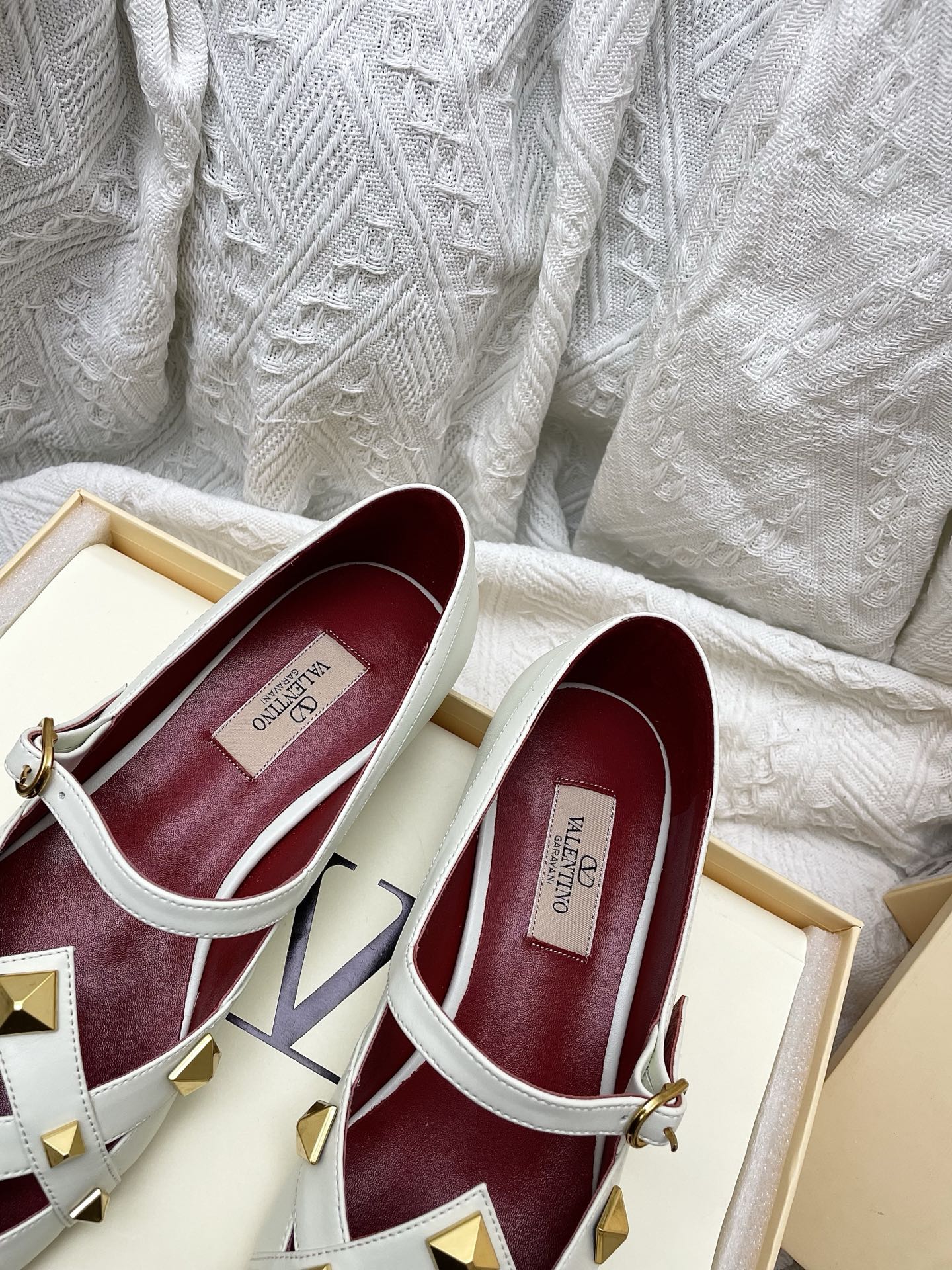 VT 26s Mary Jane Ballet Flats White Burgundy Lambskin 611367
