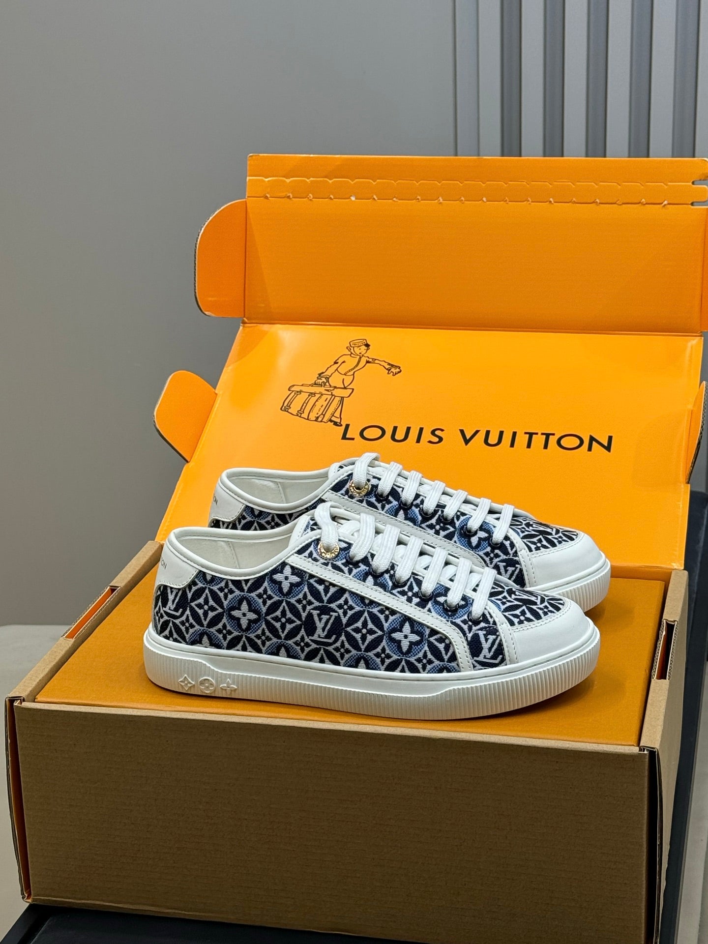 LV 26ss Sneaker Dark Blue Monogram Canvas Leather 621649