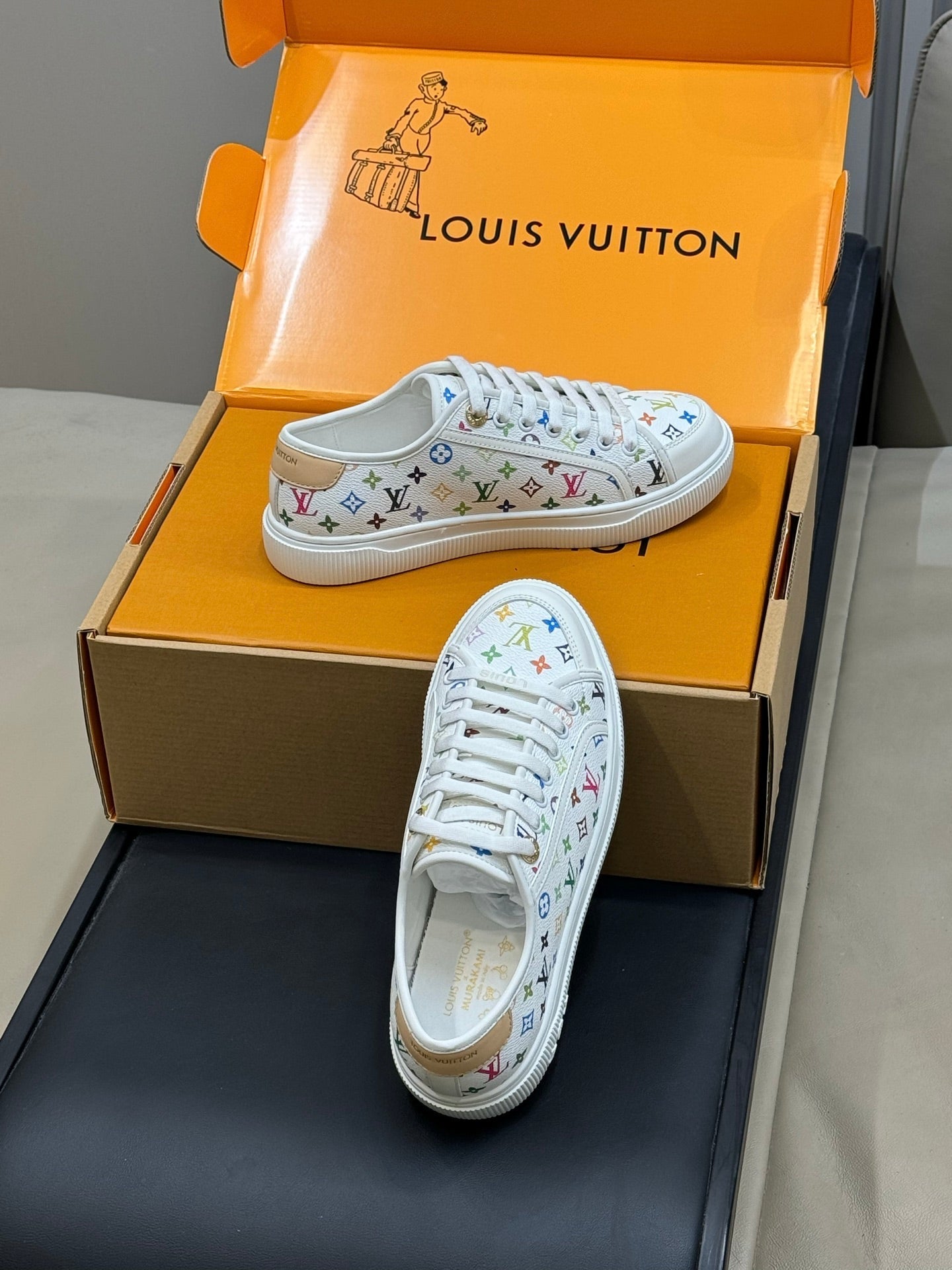 LV 26ss Sneaker White Multicolor Monogram Leather 621641