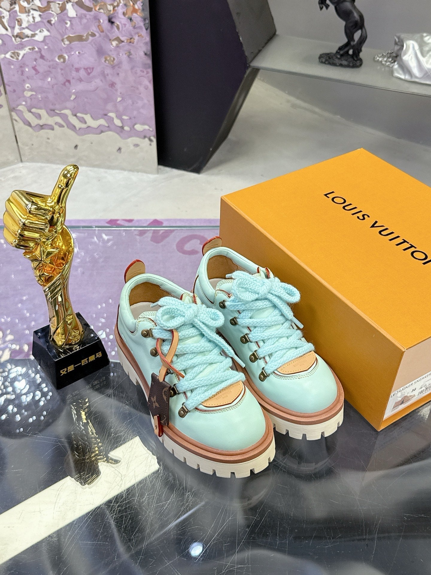 LV 26ss Sneaker Mint Green Sheepskin 672124