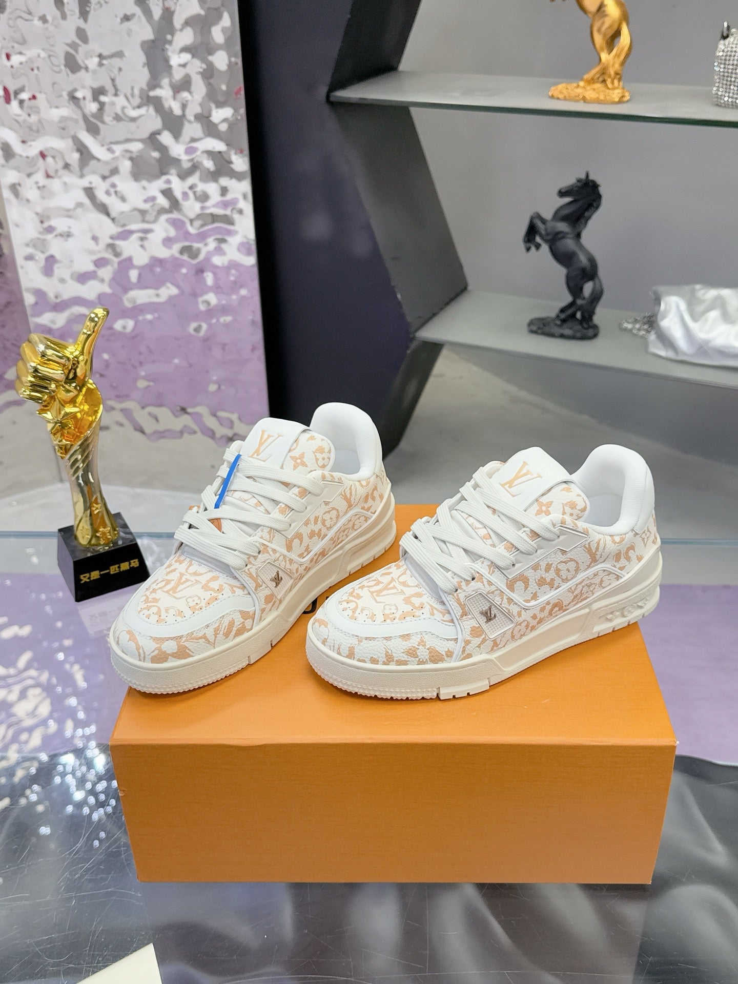 LV x Tyler 26ss Sneaker White Beige Cowhide  672142