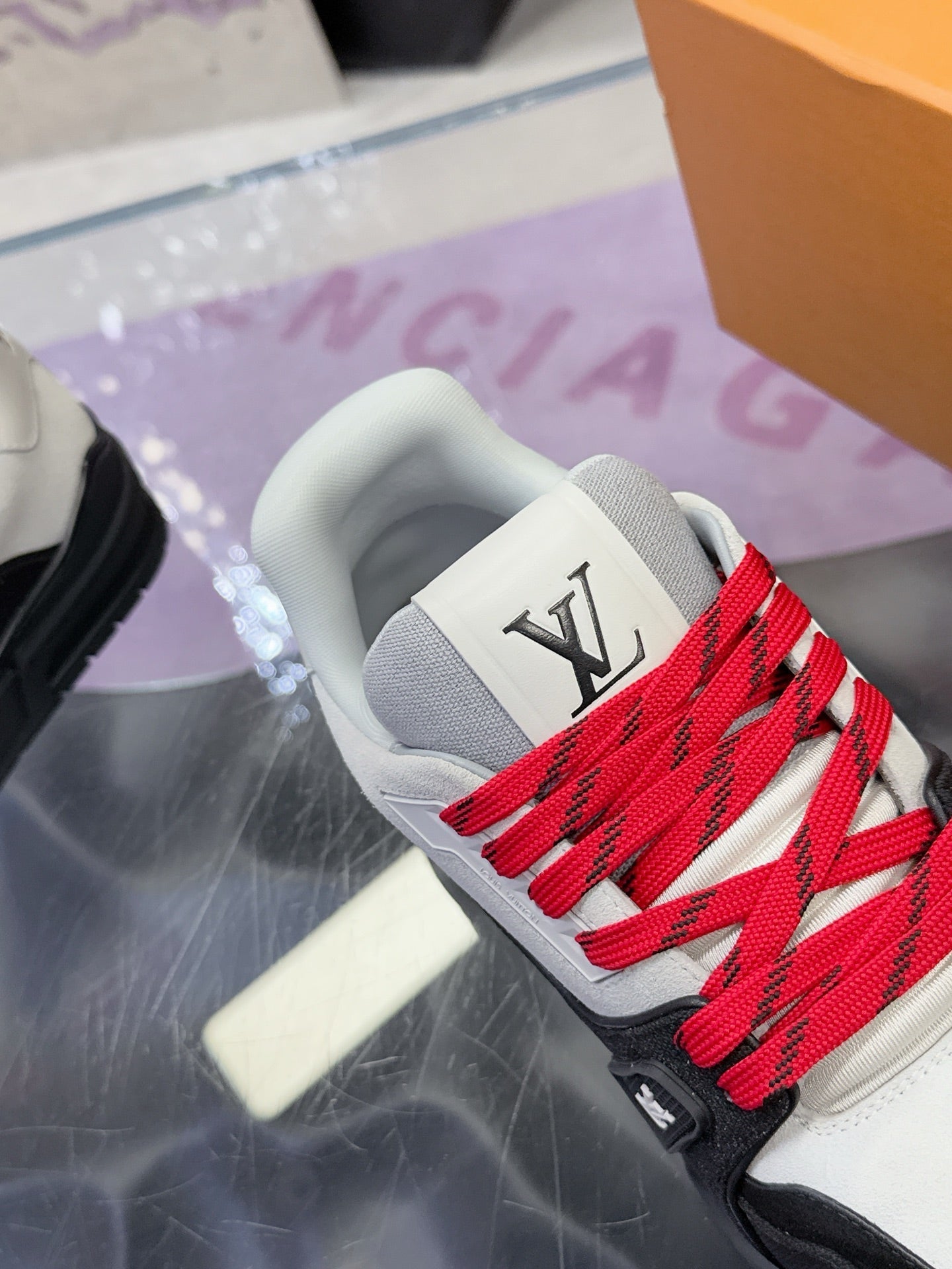 LV x Tyler 26ss Sneaker White Black Red Suede 672139