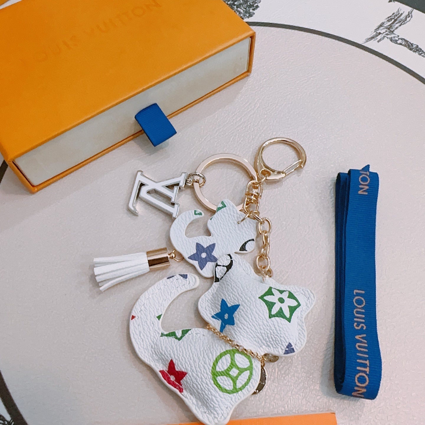 LV White Cat Charm