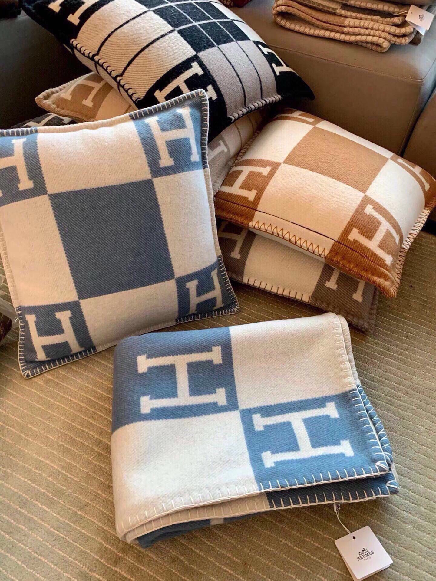 HM Blanket Blue White Wool Cashmere