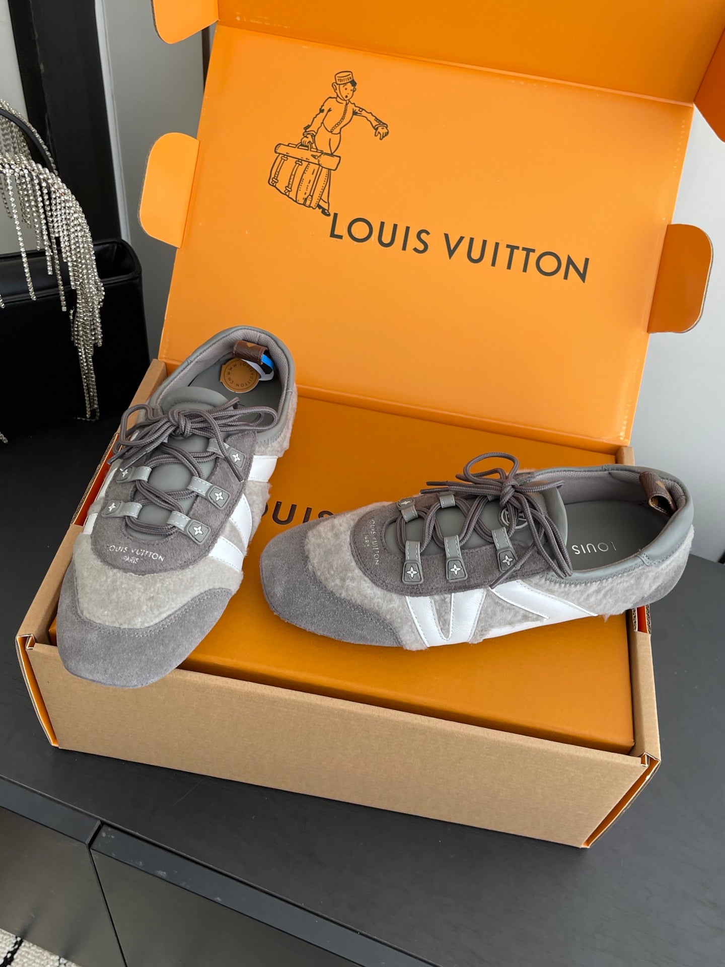 LV 26ss Ballet Sneakers Gray Suede 631485
