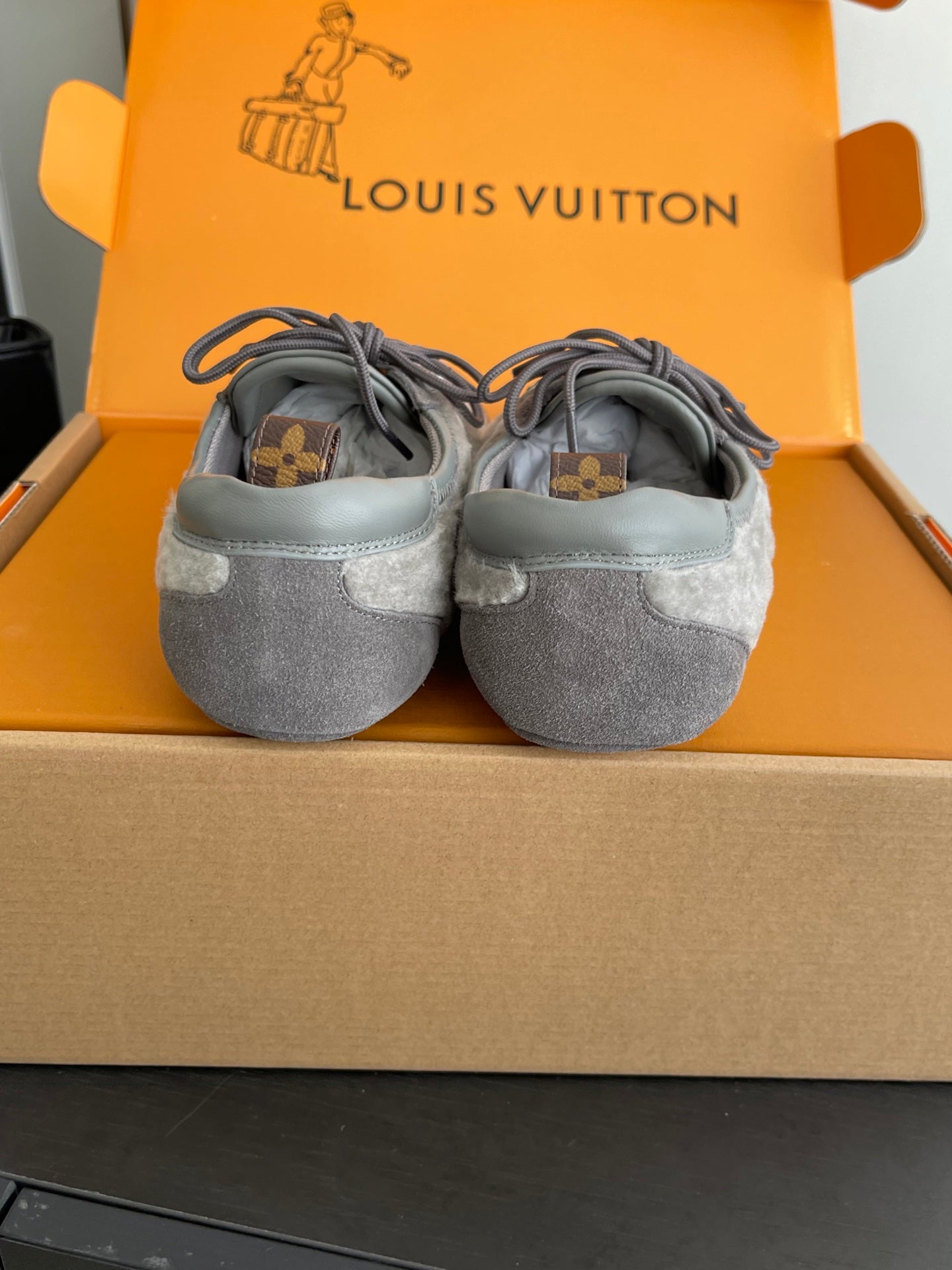 LV 26ss Ballet Sneakers Gray Suede 631485