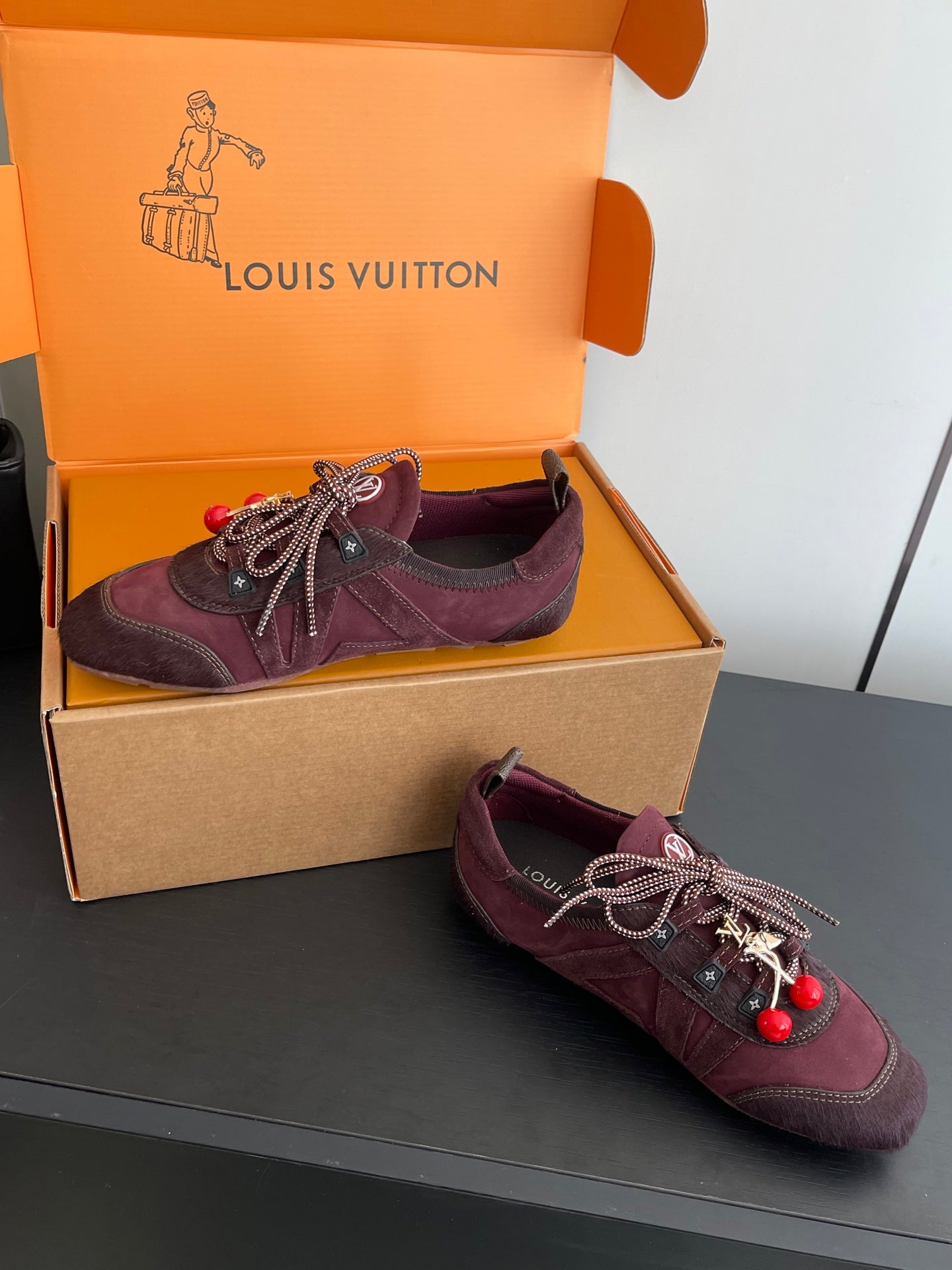 LV 26ss Ballet Sneakers Burgundy Suede 631491