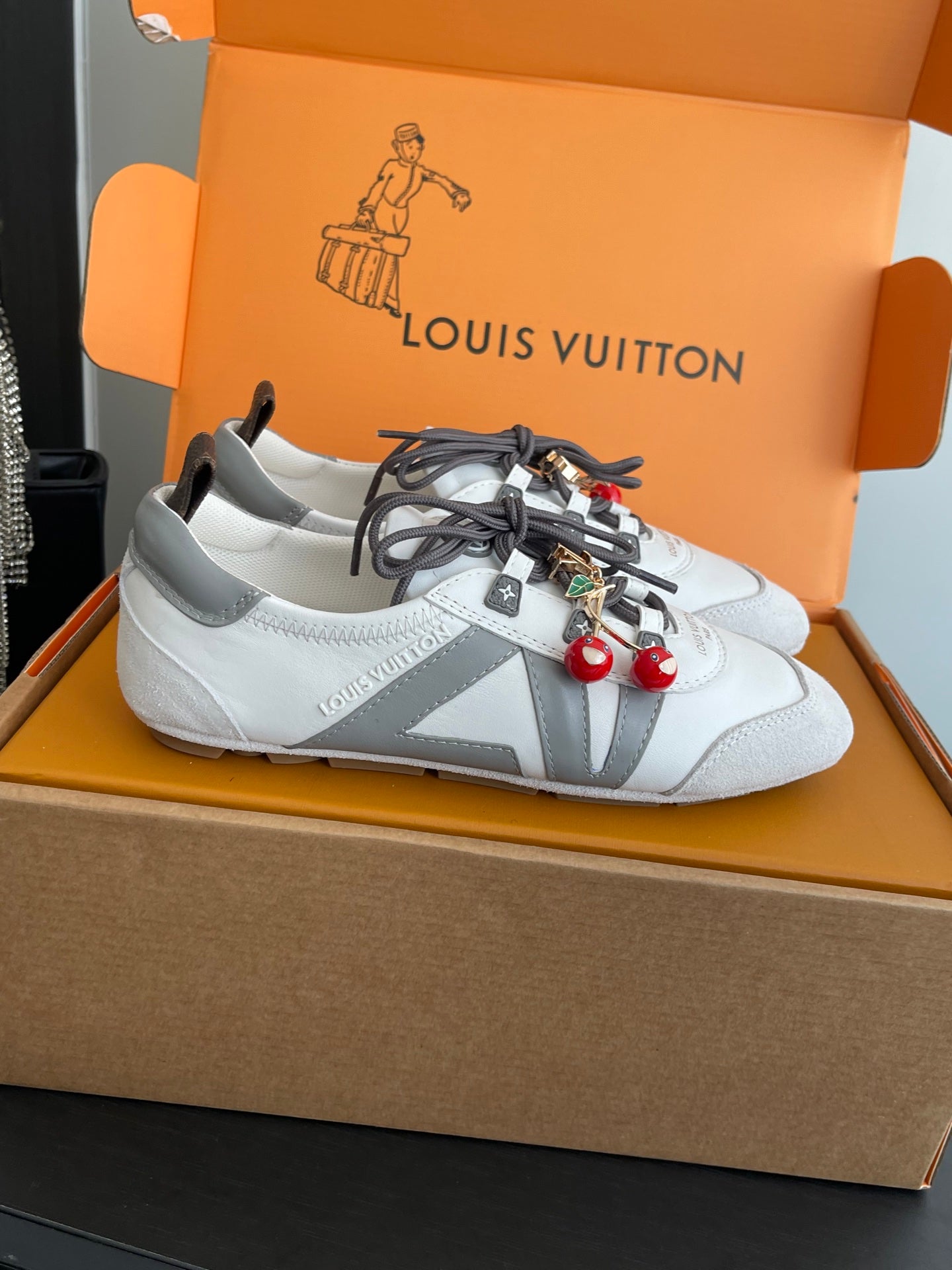 LV 26ss Ballet Sneakers White Gray Cowhide Suede 631495