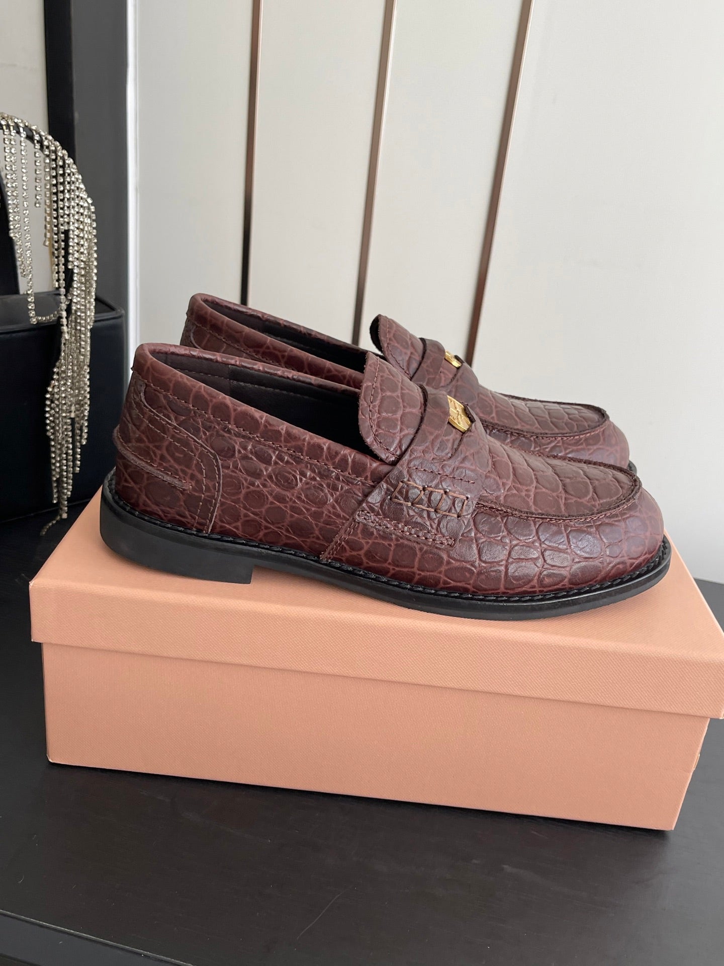 MIU 26 Casual Loafers Red Brown Crocodile Embossed Calfskin 631626