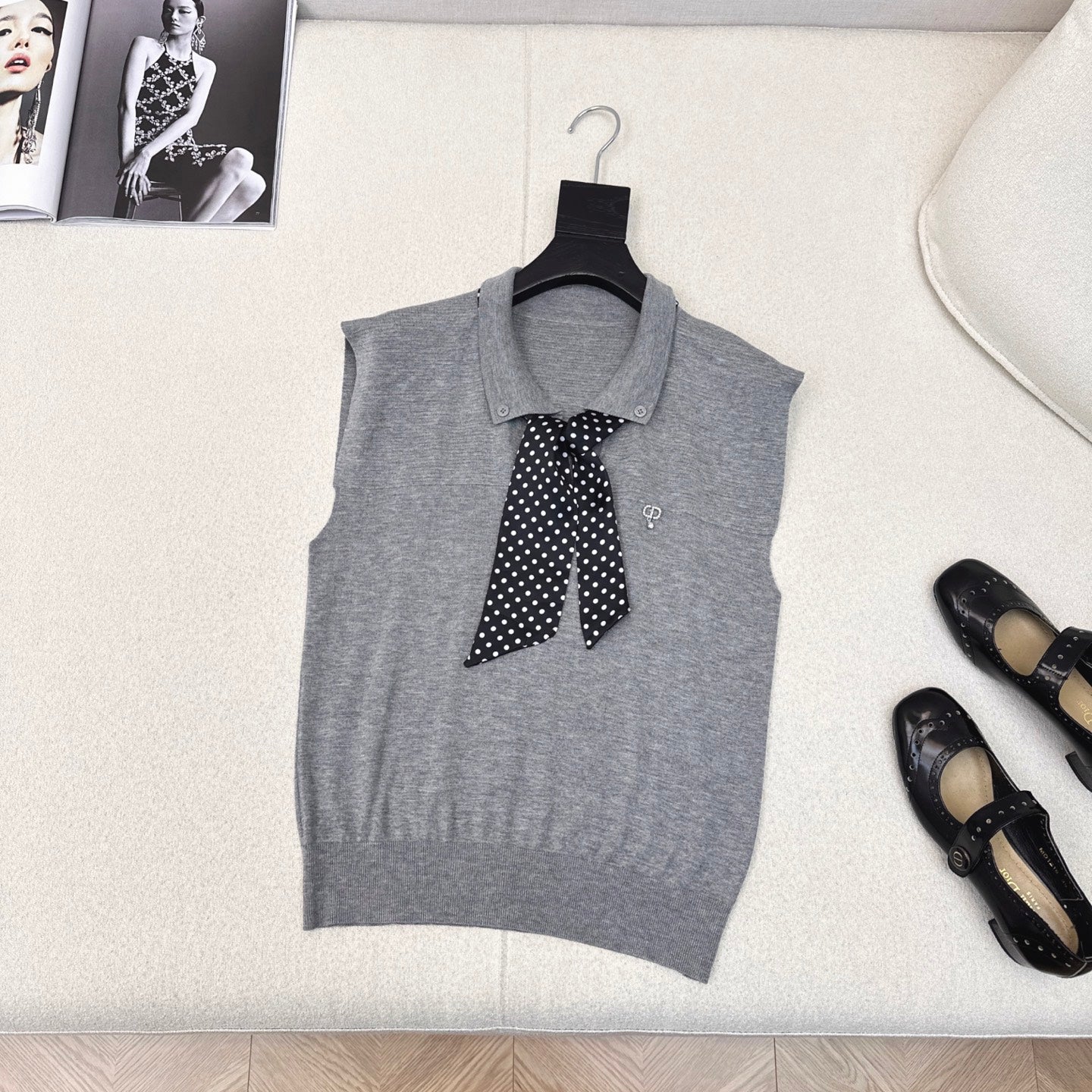 CD 25 Scarf Sleeveless Knitted Vest Silk Wool polyester