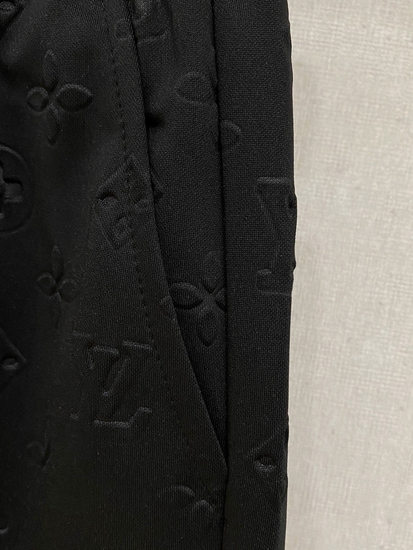 LV 26A Men's Casual Shorts Pants Black Fabric 406036