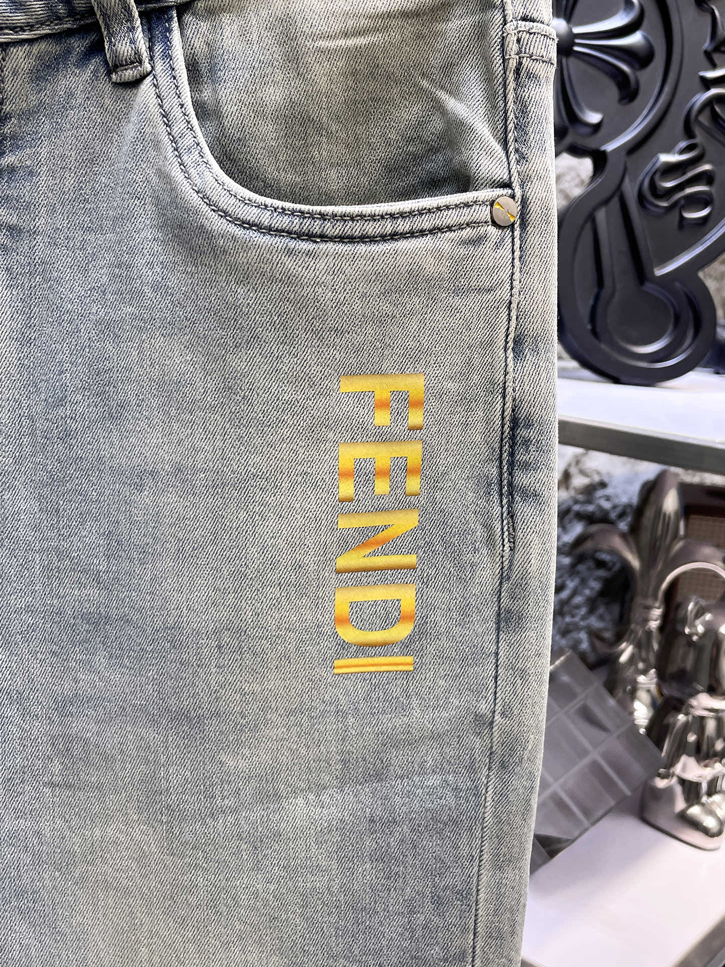 Fendi 2026 Men's Jeans Light Blue Denim 804365