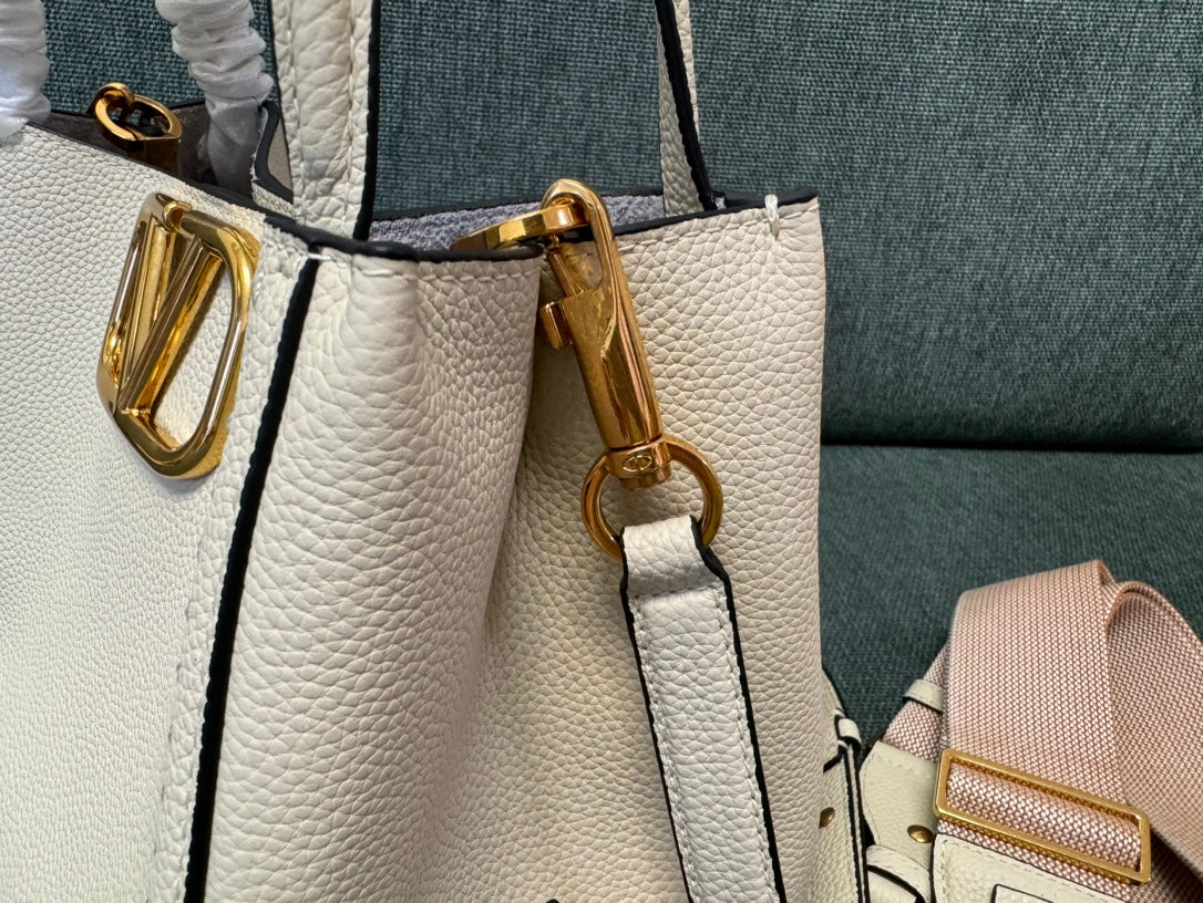 VALENTINO small handbag light beige calfskin 538532