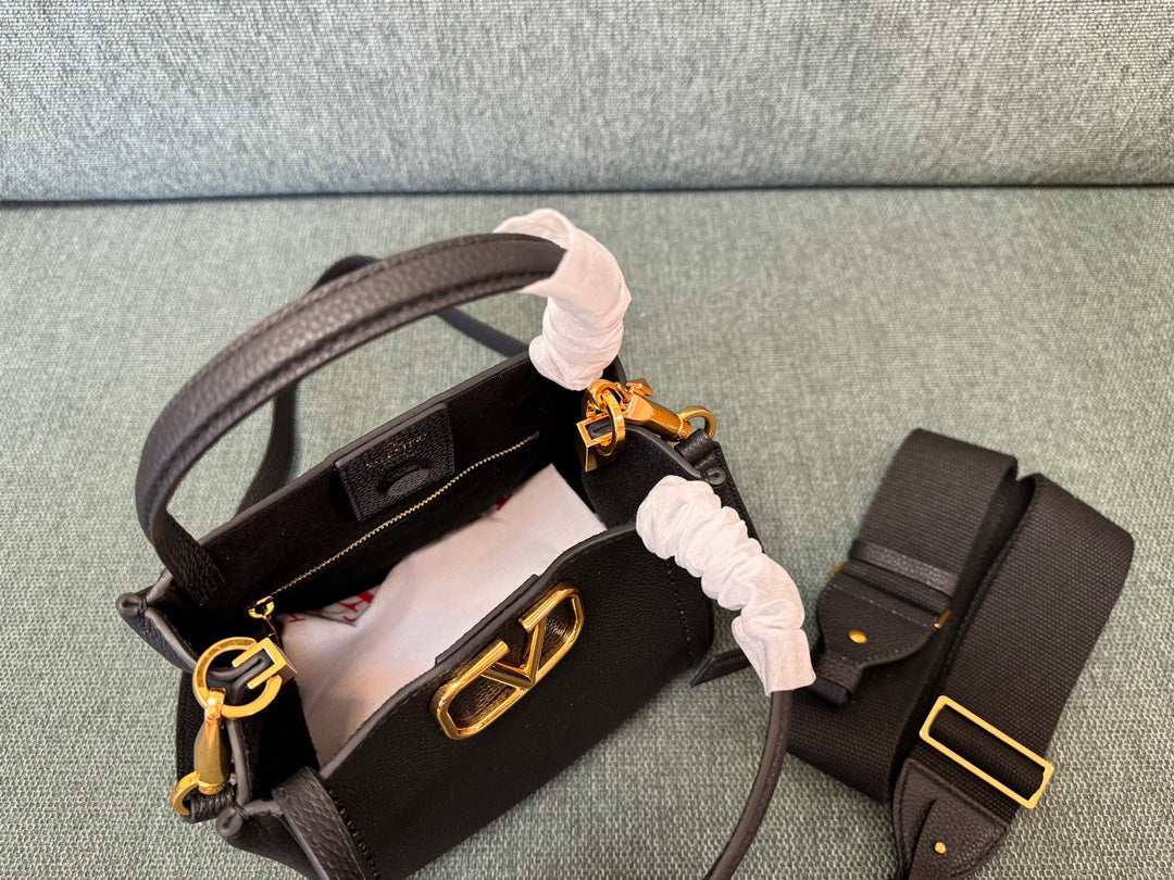 VALENTINO small 19 handbag black calfskin 538538