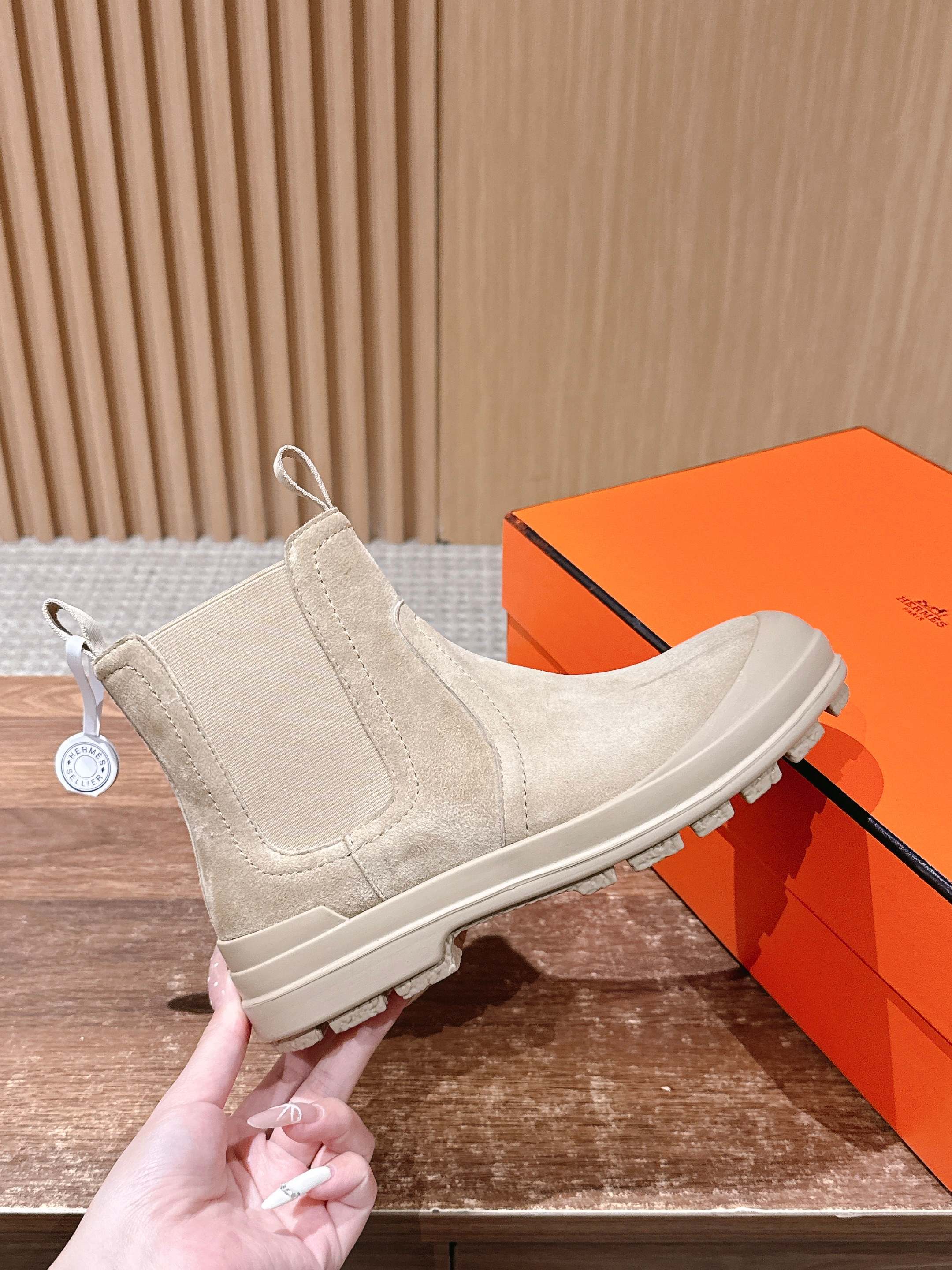 HM 25  Chelsea Ankle Boots Beige Suede 512547