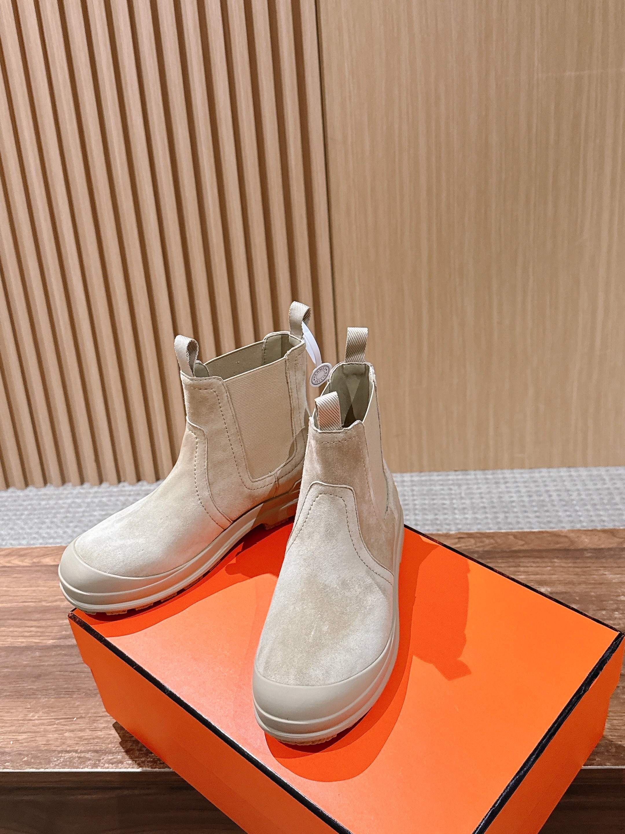 HM 25  Chelsea Ankle Boots Beige Suede 512547